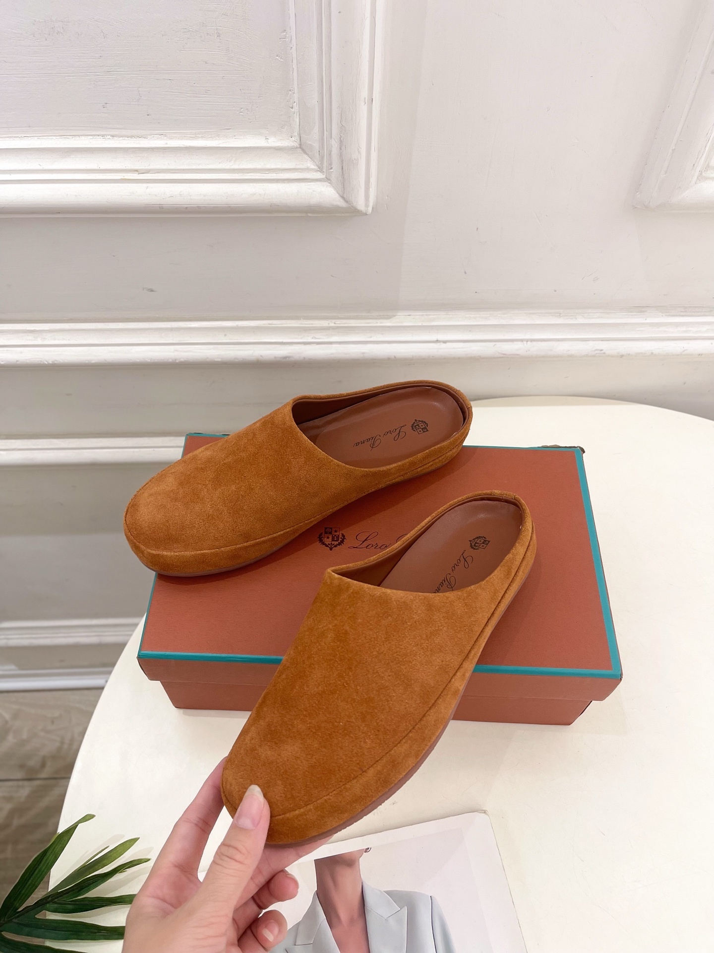 Loro Piana 乐悠翩雅 代购级别⚠️2025春夏新品 情侣款休闲半拖鞋—————————
LP