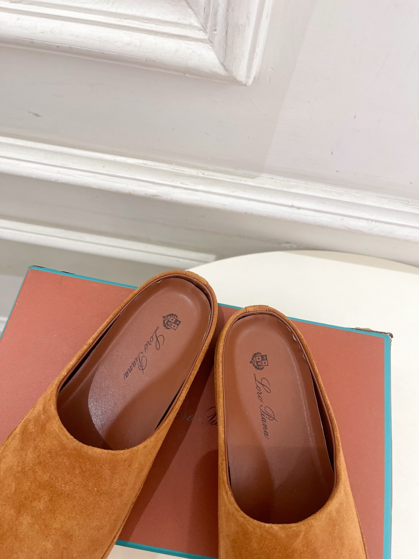 Loro Piana 乐悠翩雅 代购级别⚠️2025春夏新品 情侣款休闲半拖鞋—————————
LP