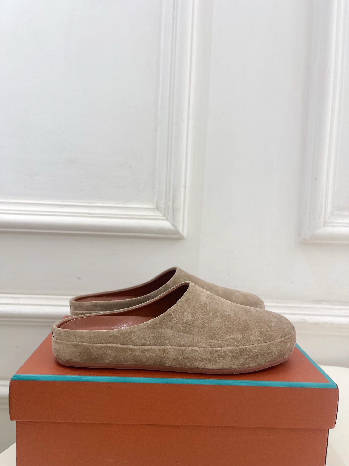 Loro Piana 乐悠翩雅 代购级别⚠️2025春夏新品 情侣款休闲半拖鞋—————————
LP