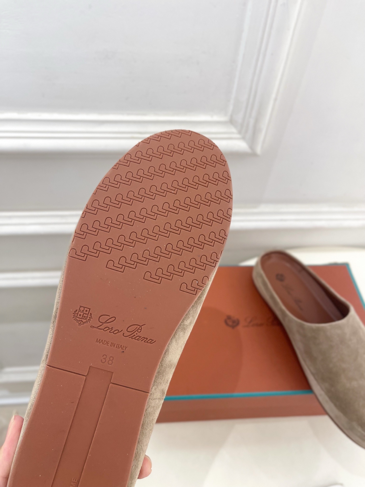 Loro Piana 乐悠翩雅 代购级别⚠️2025春夏新品 情侣款休闲半拖鞋—————————
LP