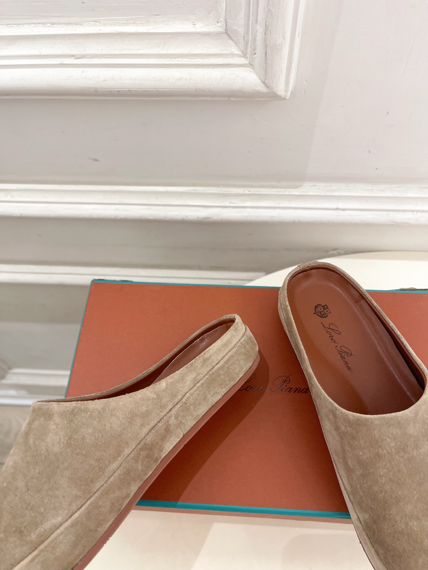 Loro Piana 乐悠翩雅 代购级别⚠️2025春夏新品 情侣款休闲半拖鞋—————————
LP