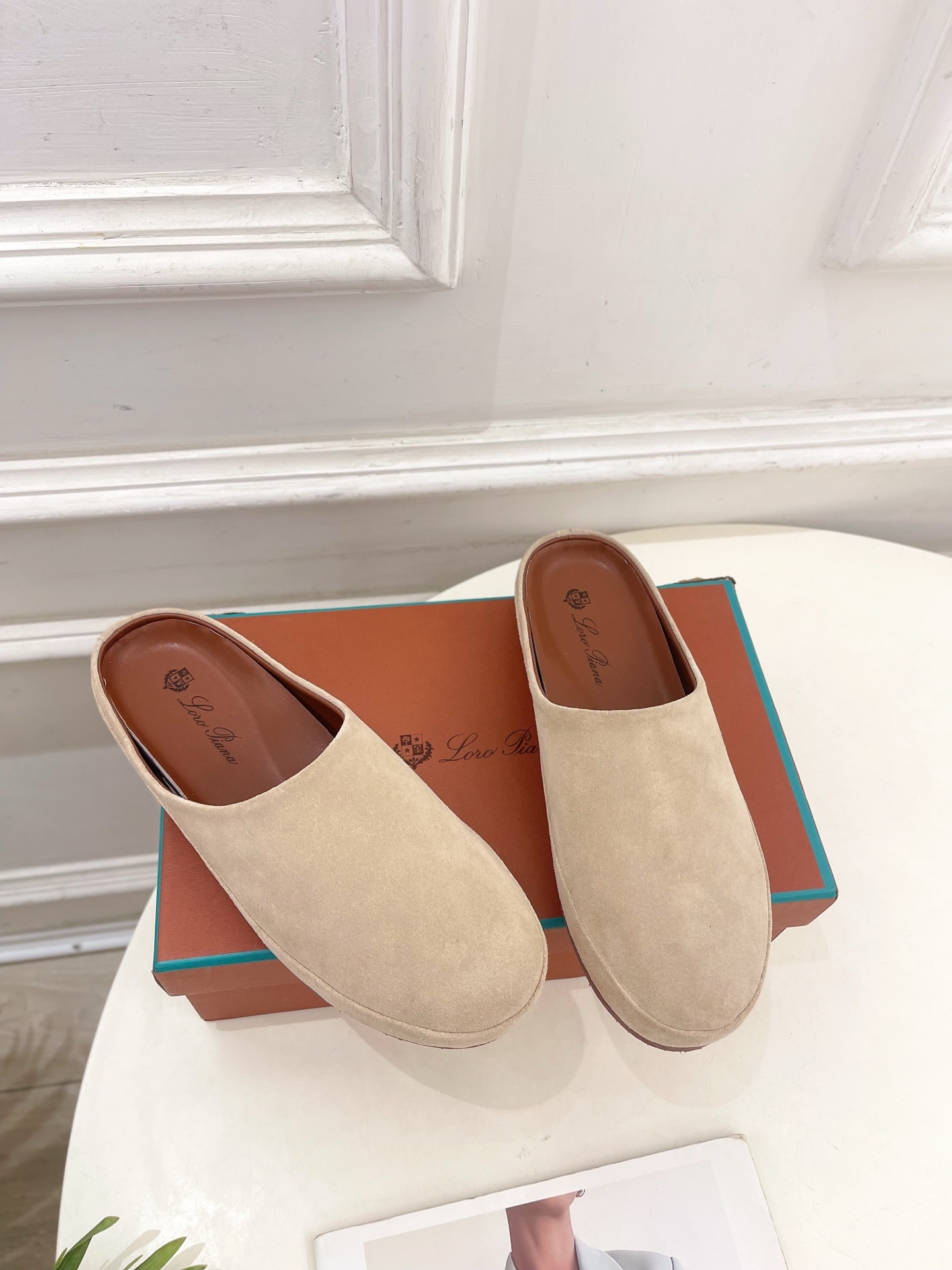Loro Piana 乐悠翩雅 代购级别⚠️2025春夏新品 情侣款休闲半拖鞋—————————
LP