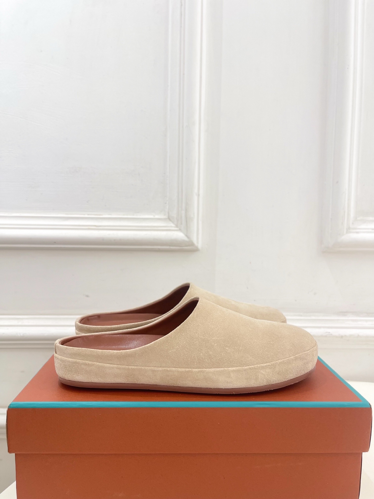 Loro Piana 乐悠翩雅 代购级别⚠️2025春夏新品 情侣款休闲半拖鞋—————————
LP