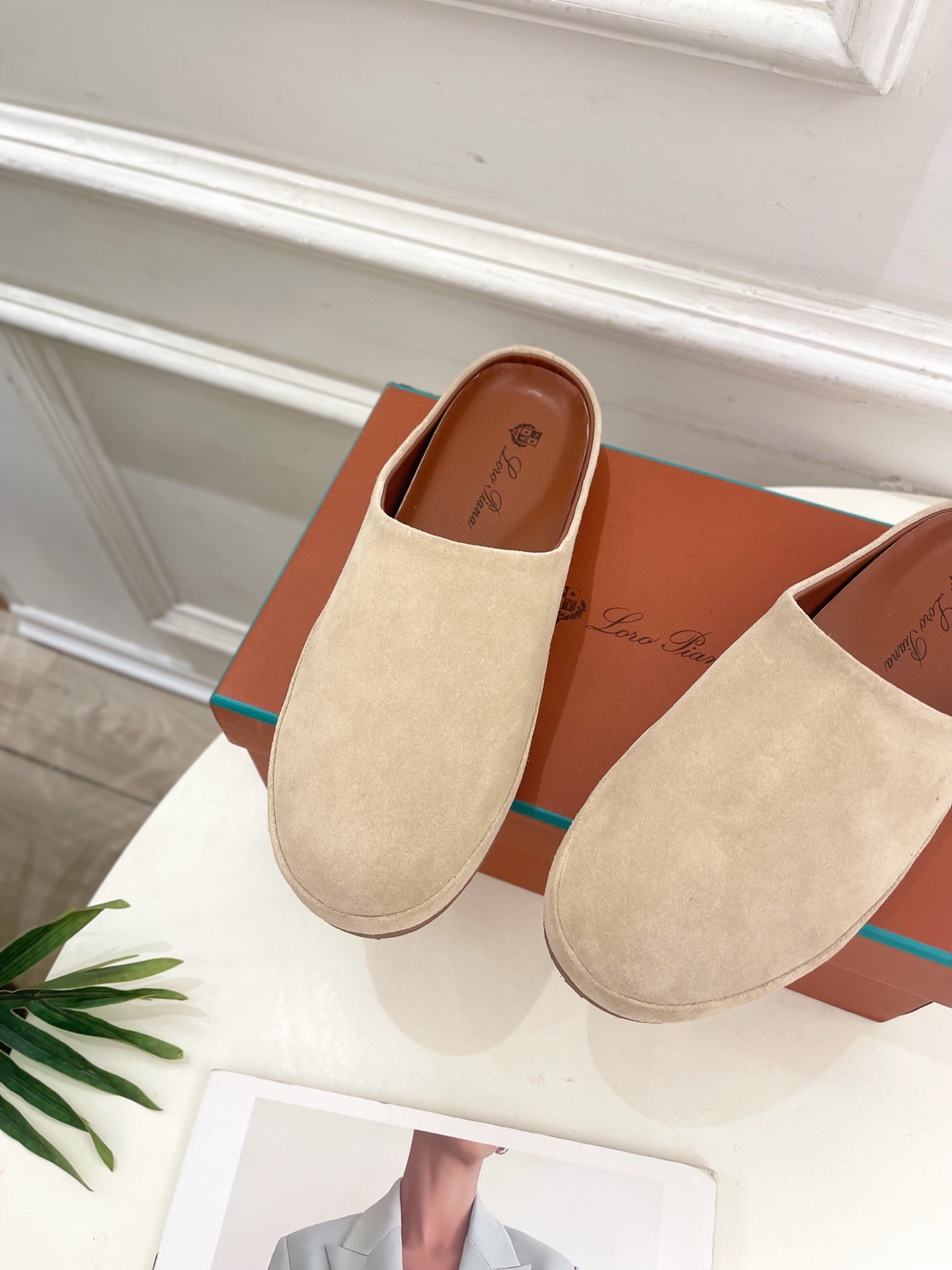 Loro Piana 乐悠翩雅 代购级别⚠️2025春夏新品 情侣款休闲半拖鞋—————————
LP