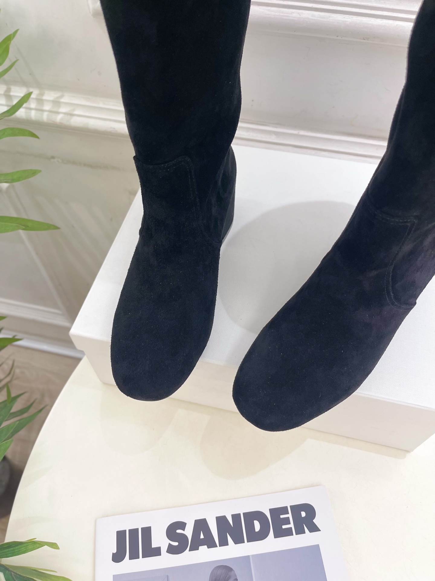 CELINE | 赛琳 25𝐬𝐬
💛2025秋冬新品 TRIOMPHE凯旋门复古高筒长靴上新!