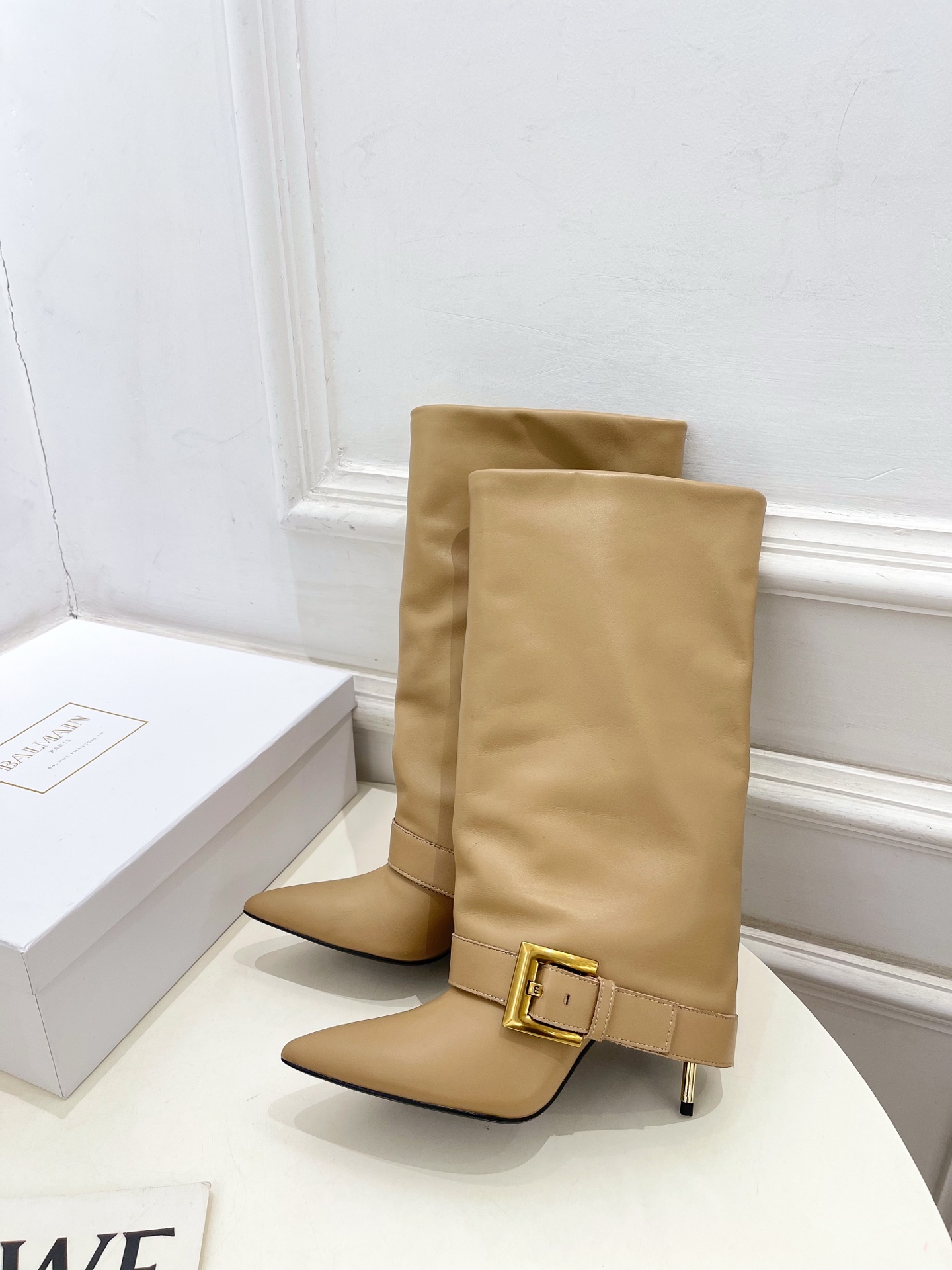 Balmain巴尔曼 代购级别⚠️2025秋冬新品 经典高跟尖头皮带扣裤管靴—————————

顶级奢