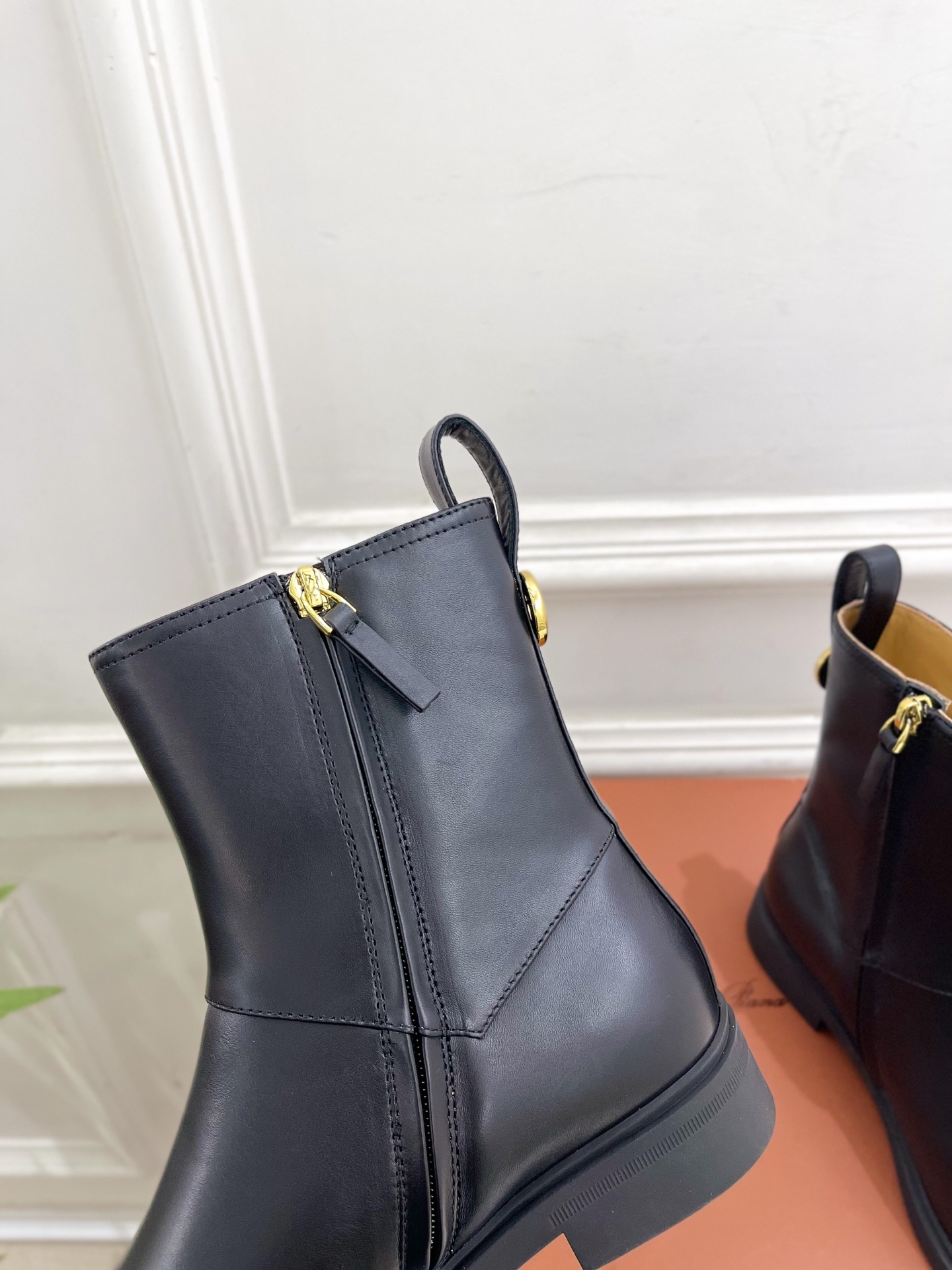 Loro Piana 乐悠翩雅 代购级别⚠️2025秋冬新品 复古简约内拉链短靴—————————