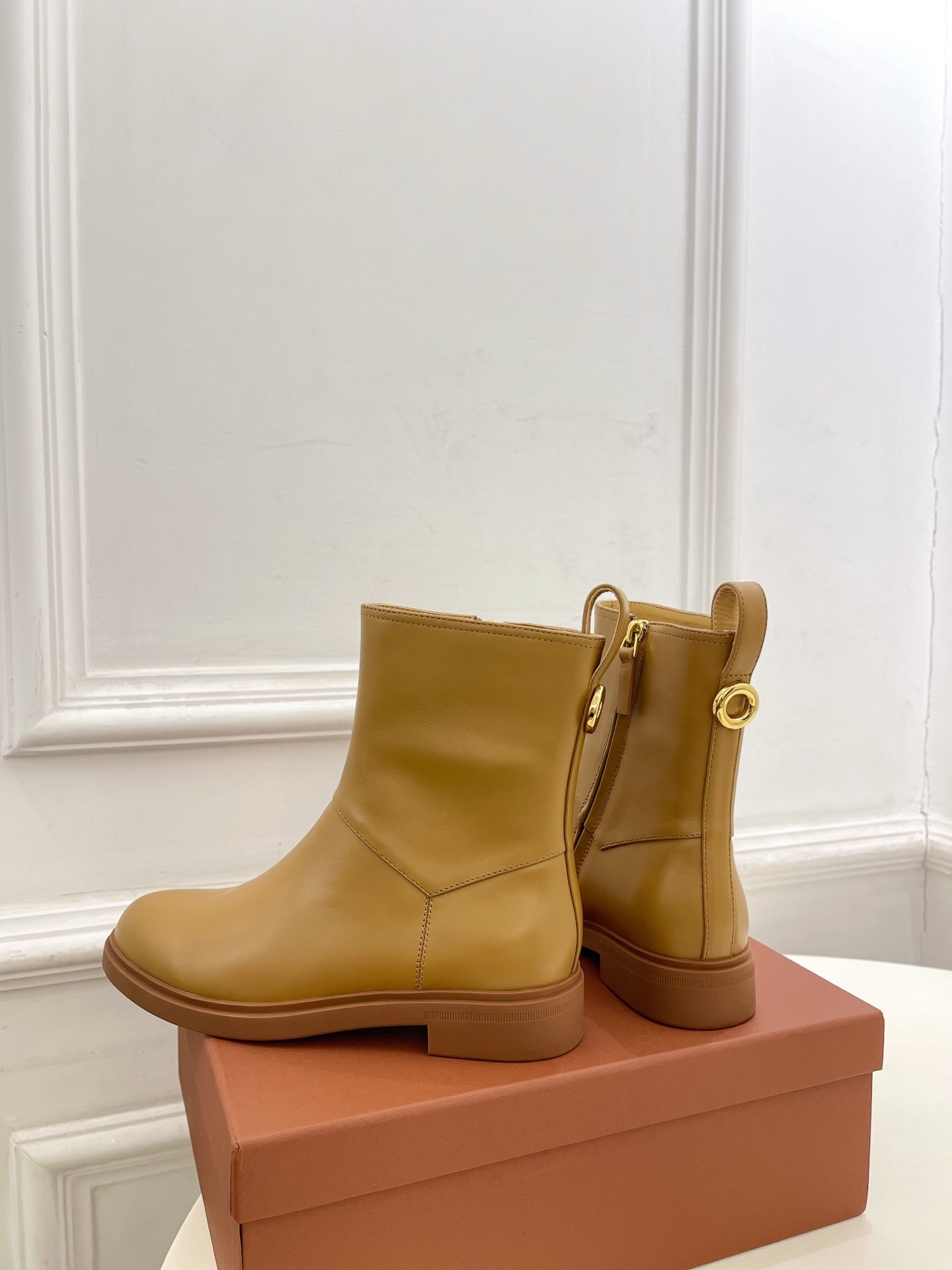 Loro Piana 乐悠翩雅 代购级别⚠️2025秋冬新品 复古简约内拉链短靴—————————