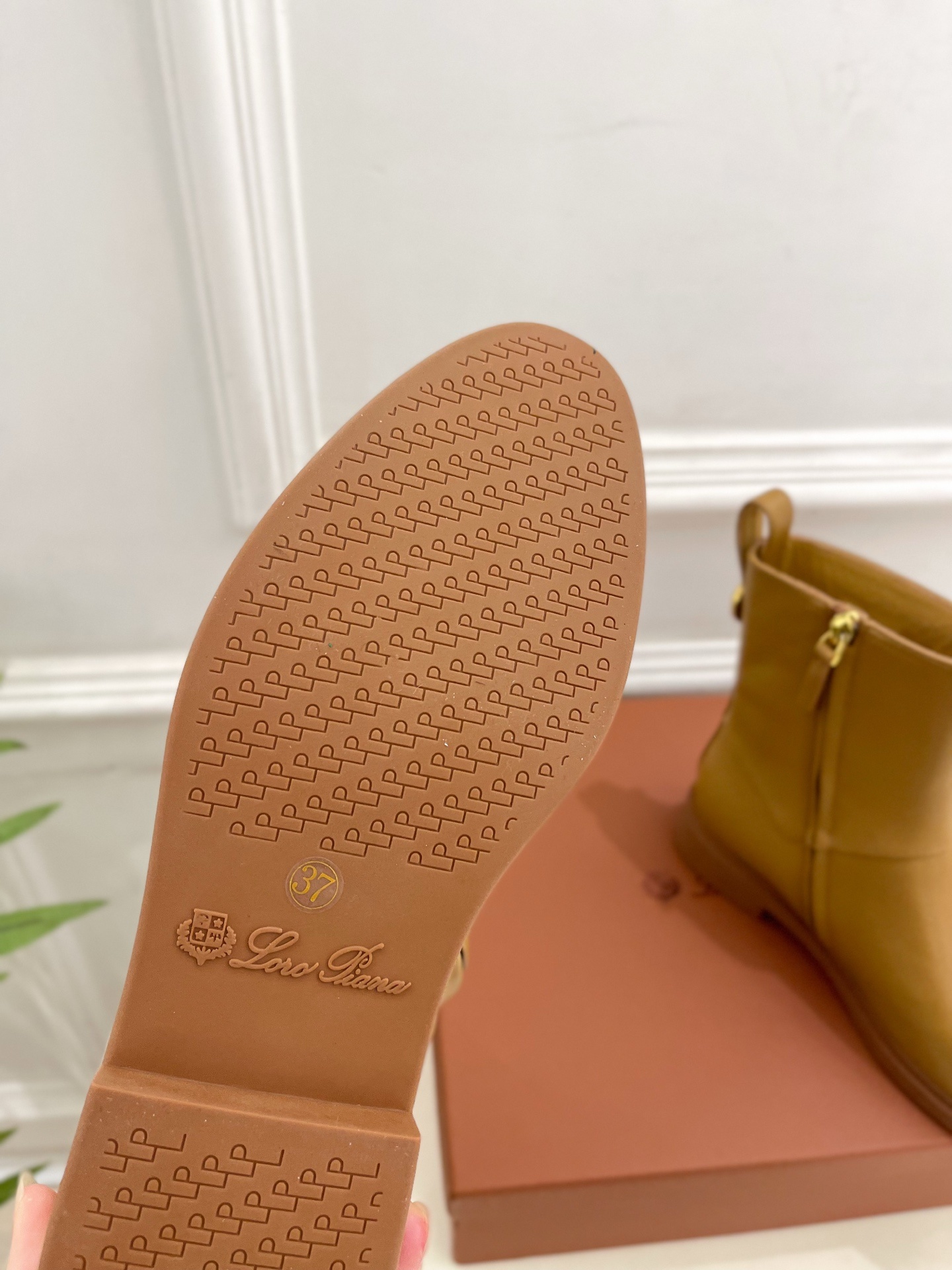 Loro Piana 乐悠翩雅 代购级别⚠️2025秋冬新品 复古简约内拉链短靴—————————