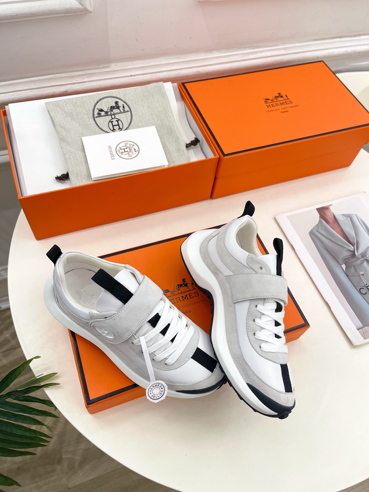 🐎𝐇𝐄𝐑𝐌𝐄* 爱玛仕 25𝐬𝐬 

🌈2025春夏新品 专柜新款魔术贴休闲运动鞋系列〰

◽鞋面：原版