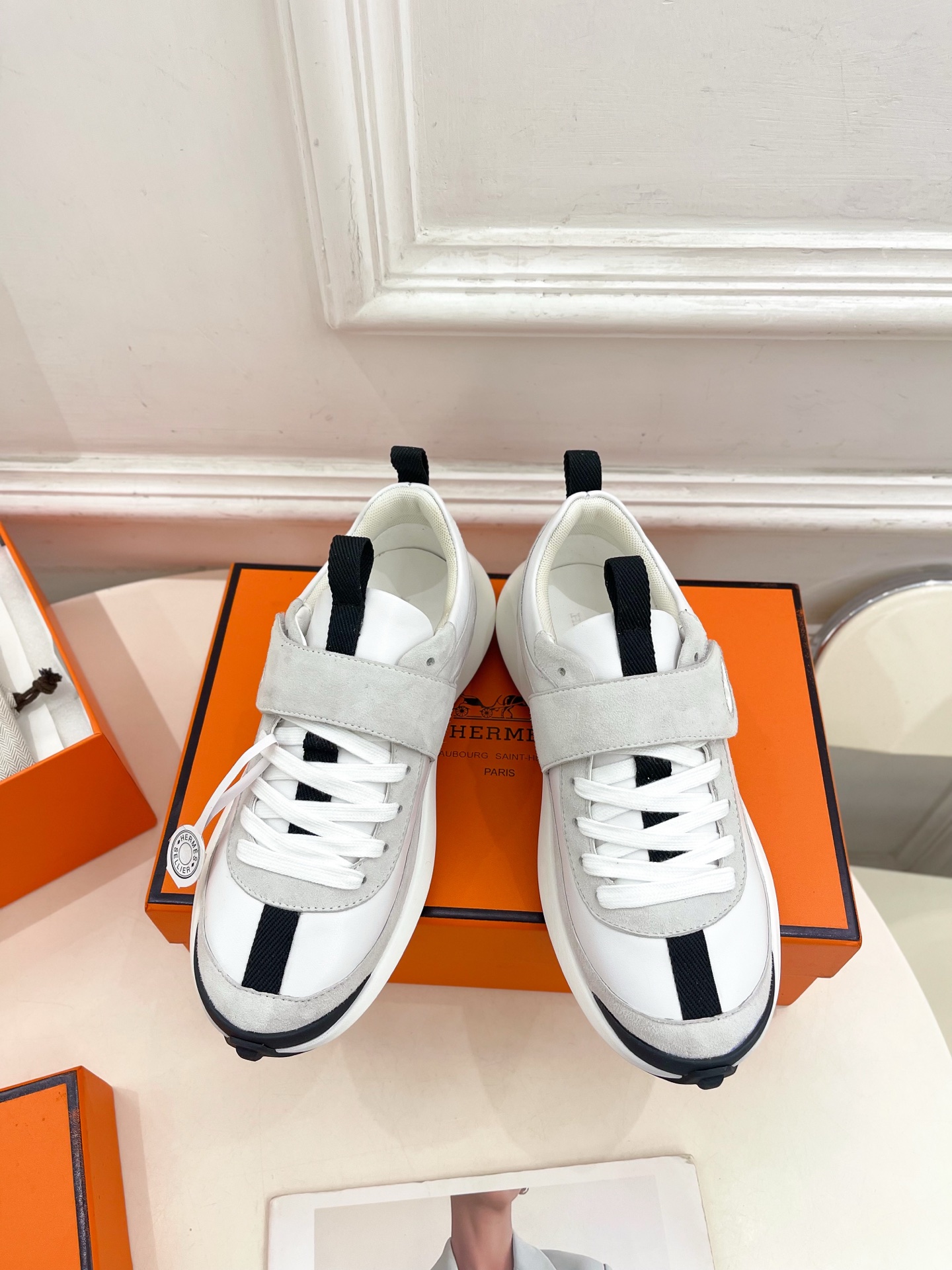 🐎𝐇𝐄𝐑𝐌𝐄* 爱玛仕 25𝐬𝐬 

🌈2025春夏新品 专柜新款魔术贴休闲运动鞋系列〰

◽鞋面：原版