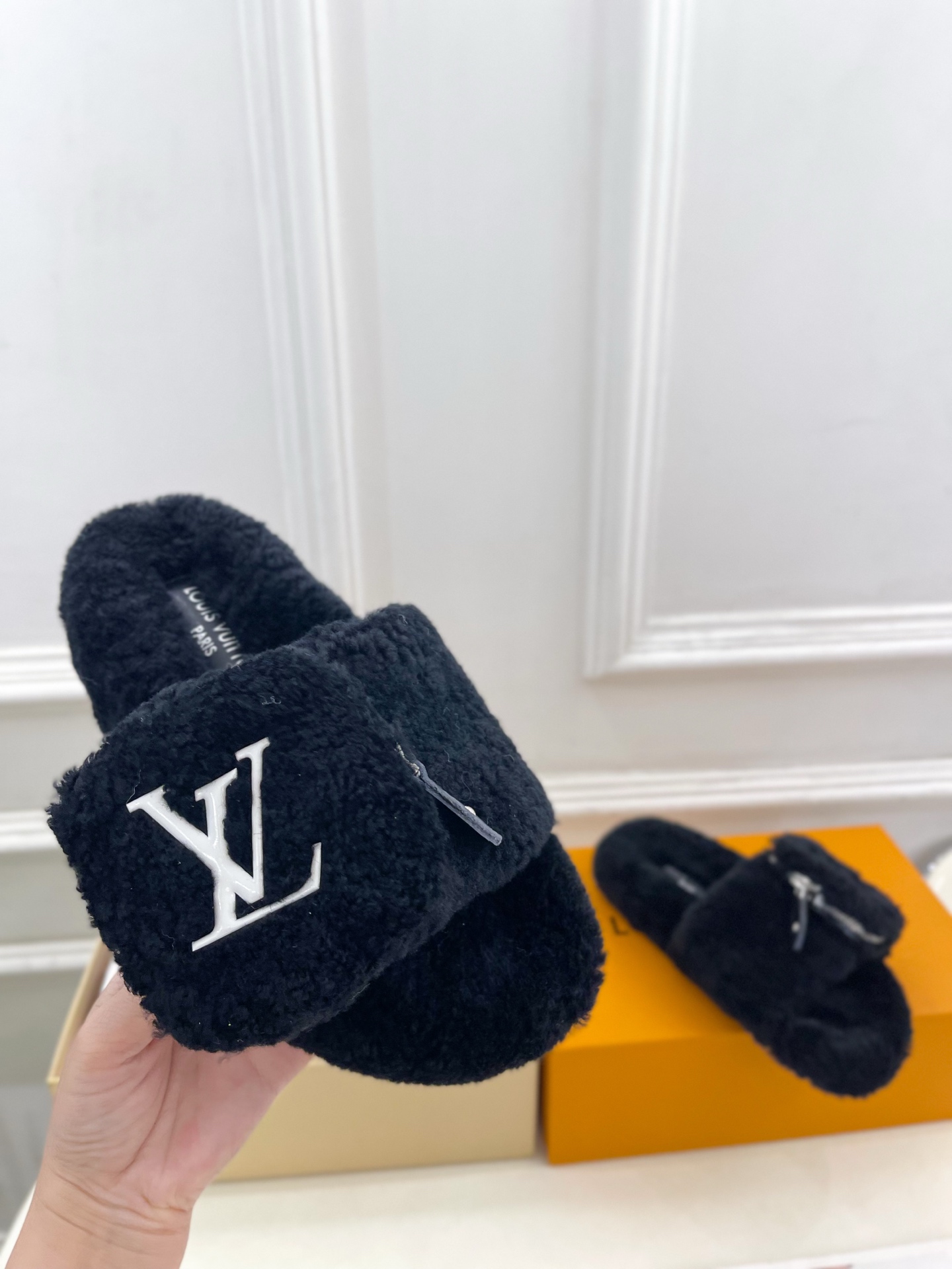 
LV  | 路易威登  25𝐬𝐬 

🧡💚2025春夏新款 顶级版本⚠️
专柜主打最新款 LV钱包毛毛