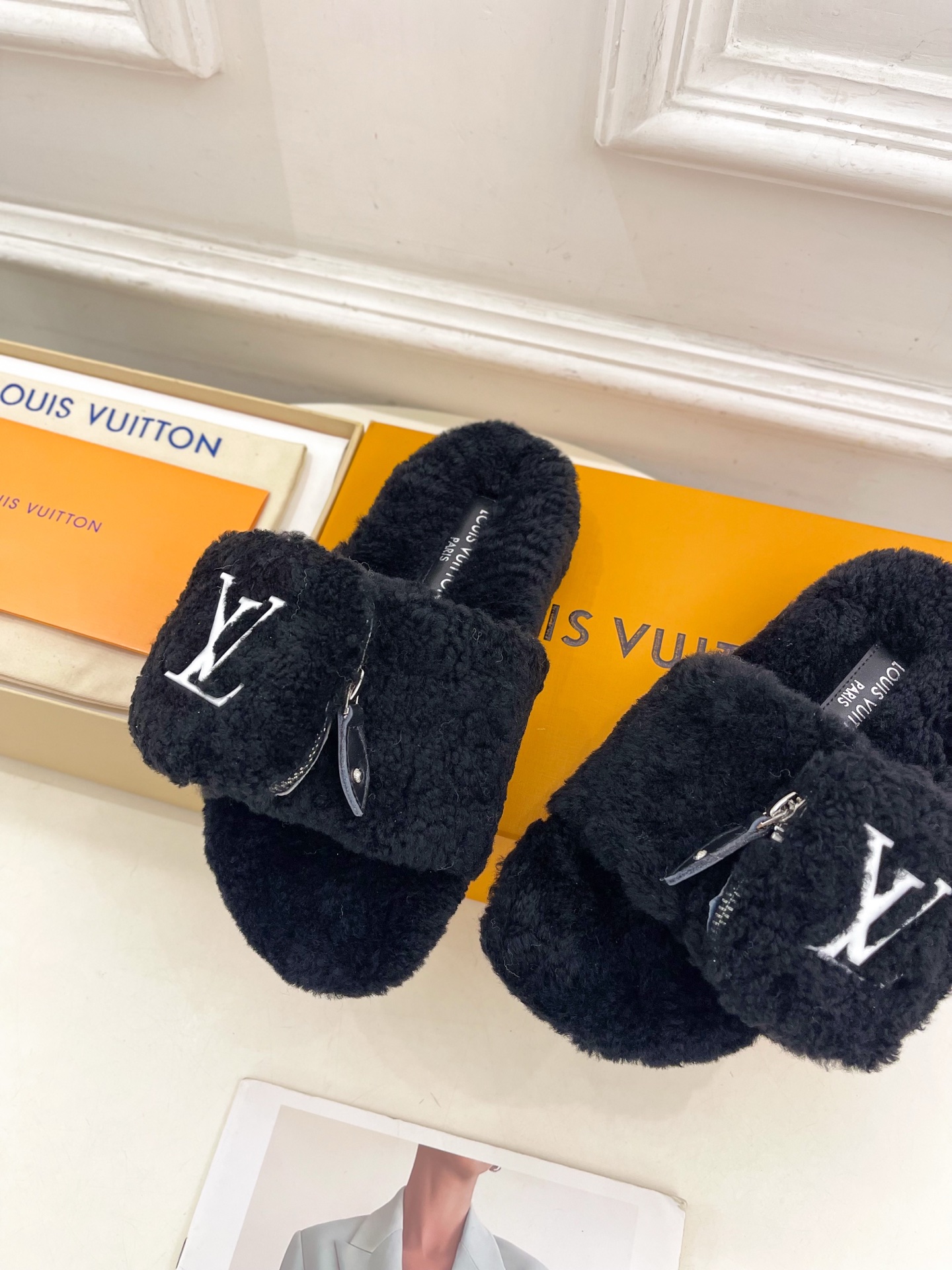 
LV  | 路易威登  25𝐬𝐬 

🧡💚2025春夏新款 顶级版本⚠️
专柜主打最新款 LV钱包毛毛