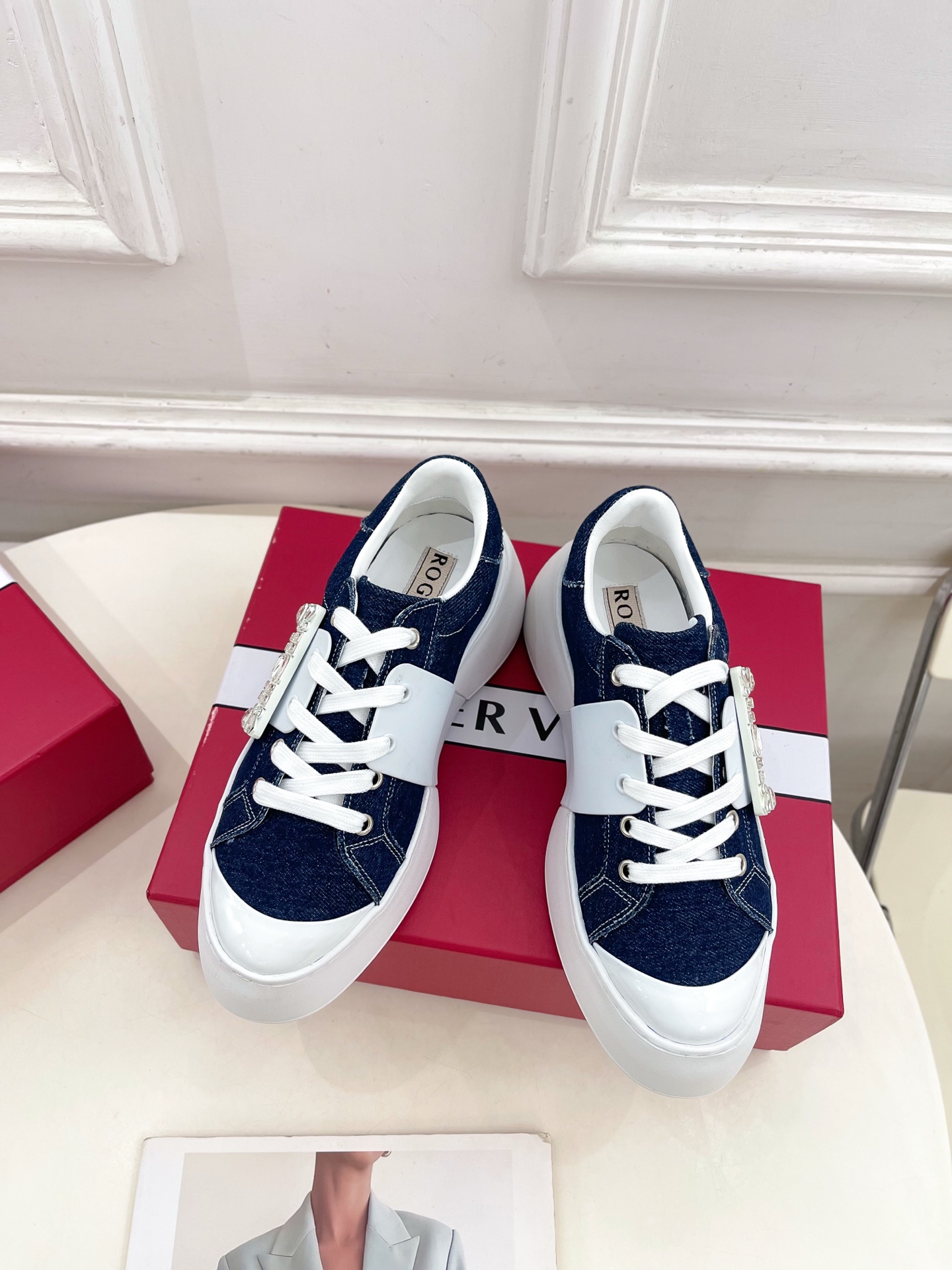 𝐑𝐨𝐠𝐞𝐫 𝐕𝐢𝐯𝐢𝐞r |  25𝐬𝐬 

❥2025秋冬新品   Viv'Skate钻扣运动休闲鞋系