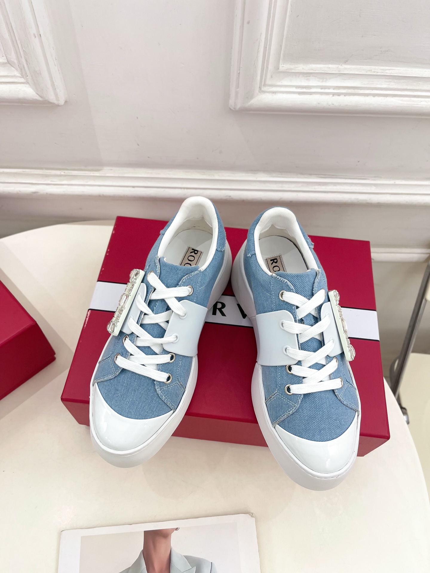 𝐑𝐨𝐠𝐞𝐫 𝐕𝐢𝐯𝐢𝐞r |  25𝐬𝐬 

❥2025秋冬新品   Viv'Skate钻扣运动休闲鞋系