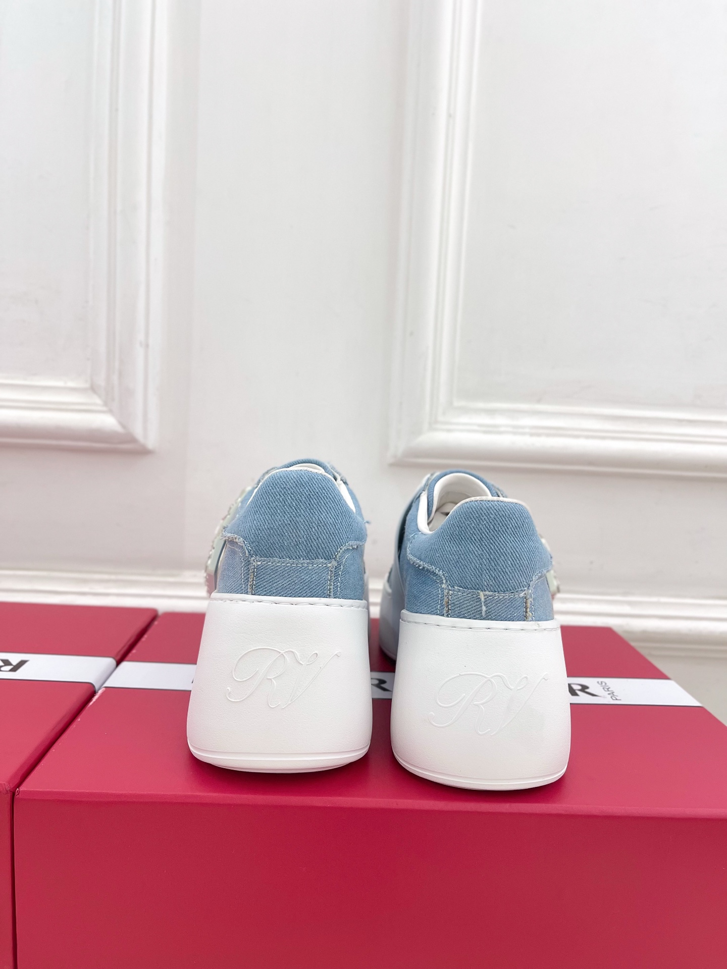 𝐑𝐨𝐠𝐞𝐫 𝐕𝐢𝐯𝐢𝐞r |  25𝐬𝐬 

❥2025秋冬新品   Viv'Skate钻扣运动休闲鞋系