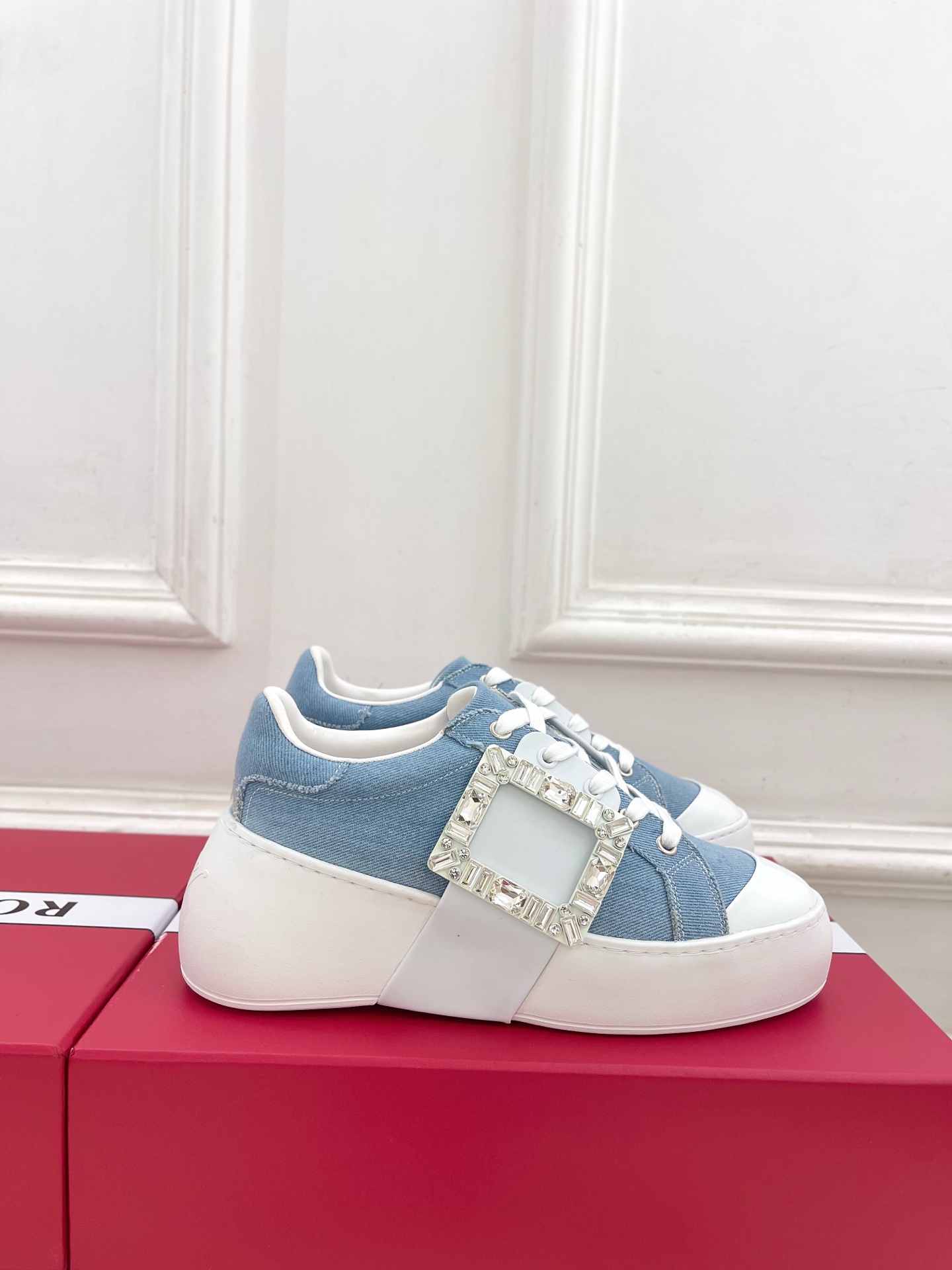 𝐑𝐨𝐠𝐞𝐫 𝐕𝐢𝐯𝐢𝐞r |  25𝐬𝐬 

❥2025秋冬新品   Viv'Skate钻扣运动休闲鞋系