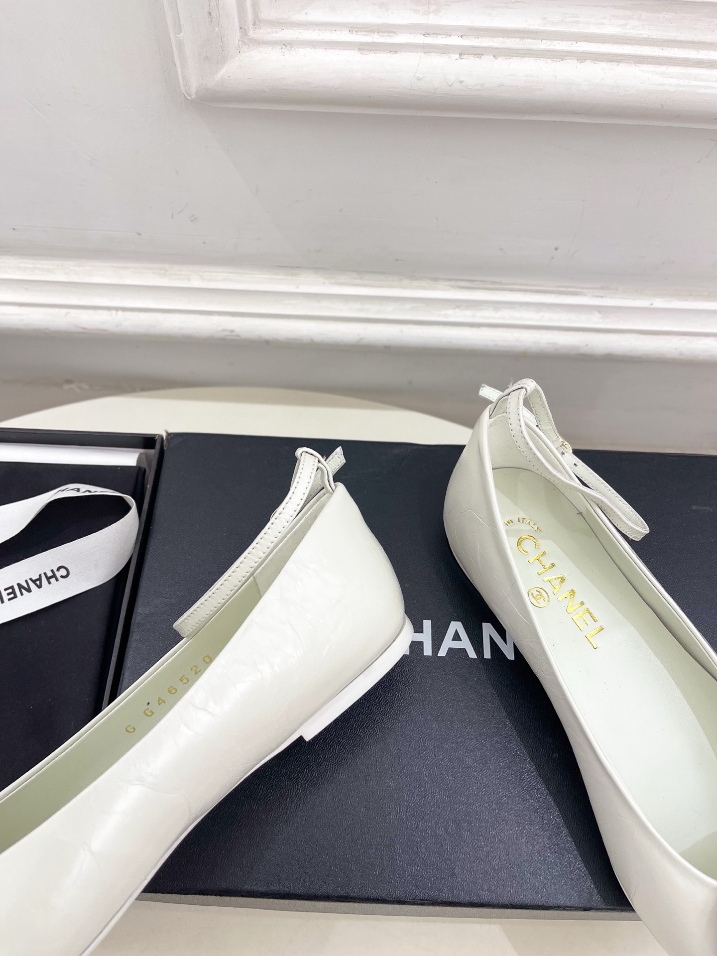 𝐂𝐇𝐀𝐍𝐄𝐋  | 小香  25𝐬𝐬 

🦋2025 春夏新品 小香山茶花玛丽珍方头单鞋系列上新〰

🍬