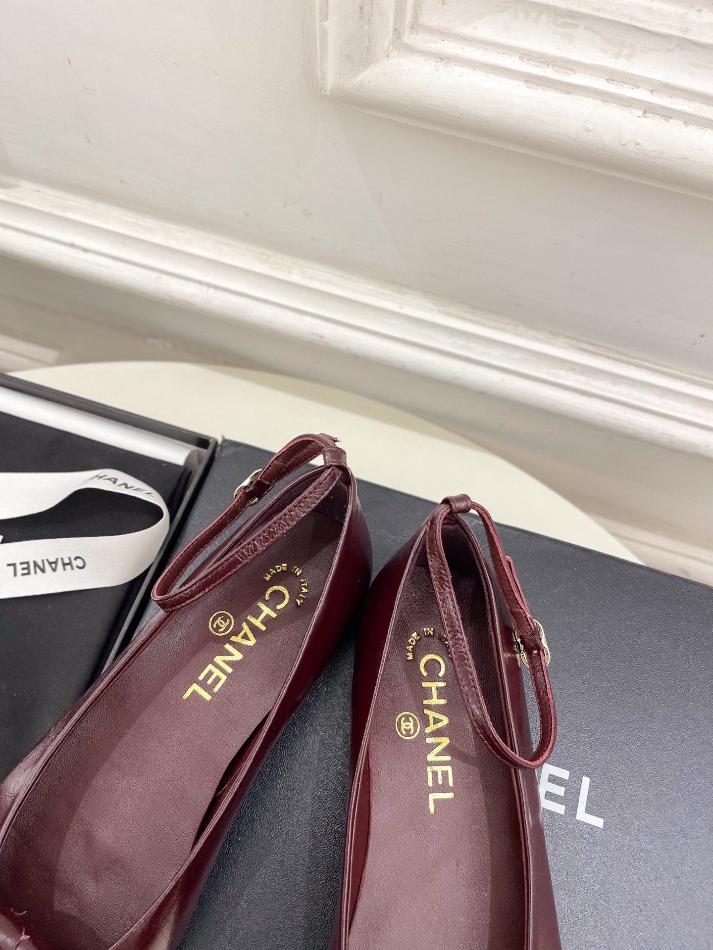 𝐂𝐇𝐀𝐍𝐄𝐋  | 小香  25𝐬𝐬 

🦋2025 春夏新品 小香山茶花玛丽珍方头单鞋系列上新〰

🍬