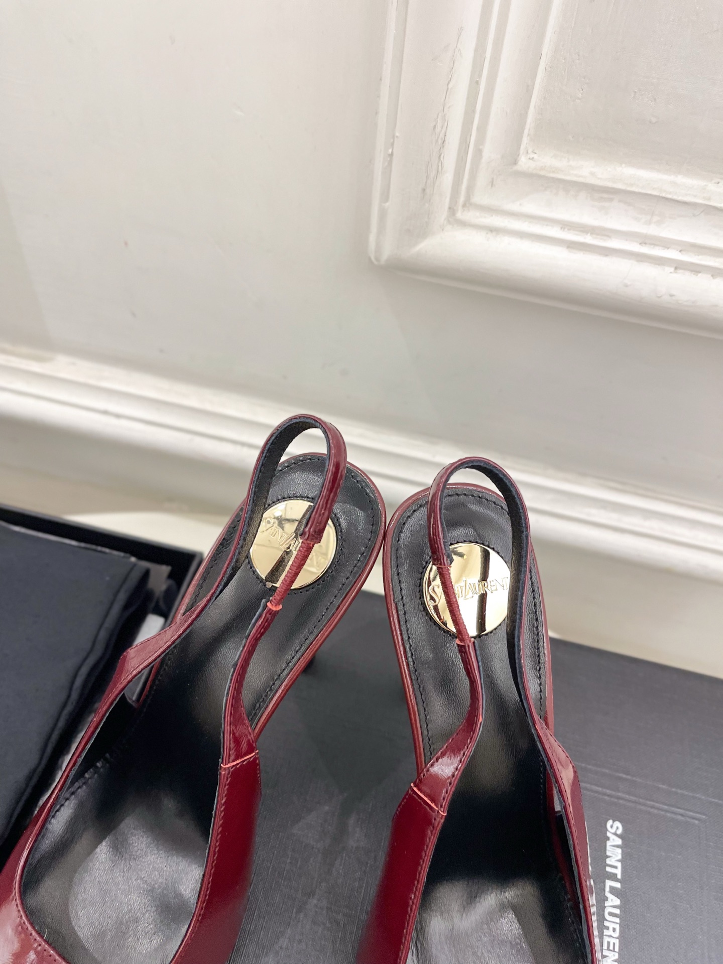 SAIN*LAURENT  圣罗兰 2025早春新品VENDOME漆皮露跟高跟鞋上新☑️
———————