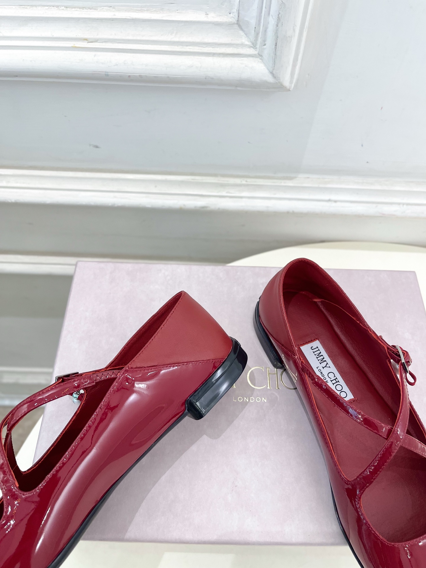 JimmyChoo✨吉米周 25ss ———
    
2025春夏新品 专柜最新 Eleri Ball