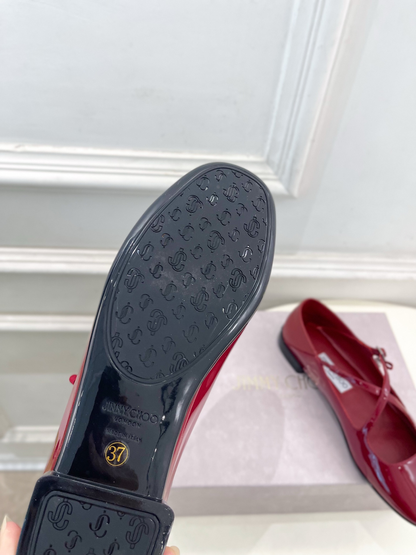 JimmyChoo✨吉米周 25ss ———
    
2025春夏新品 专柜最新 Eleri Ball