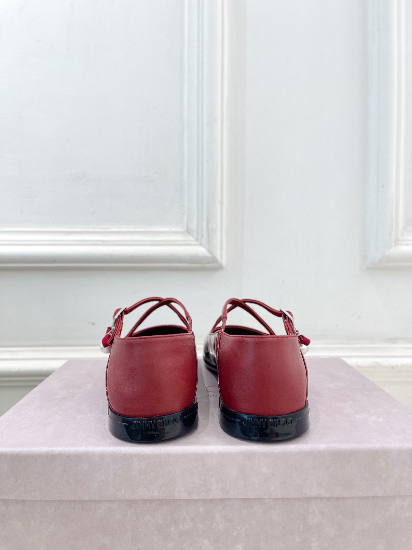 JimmyChoo✨吉米周 25ss ———
    
2025春夏新品 专柜最新 Eleri Ball