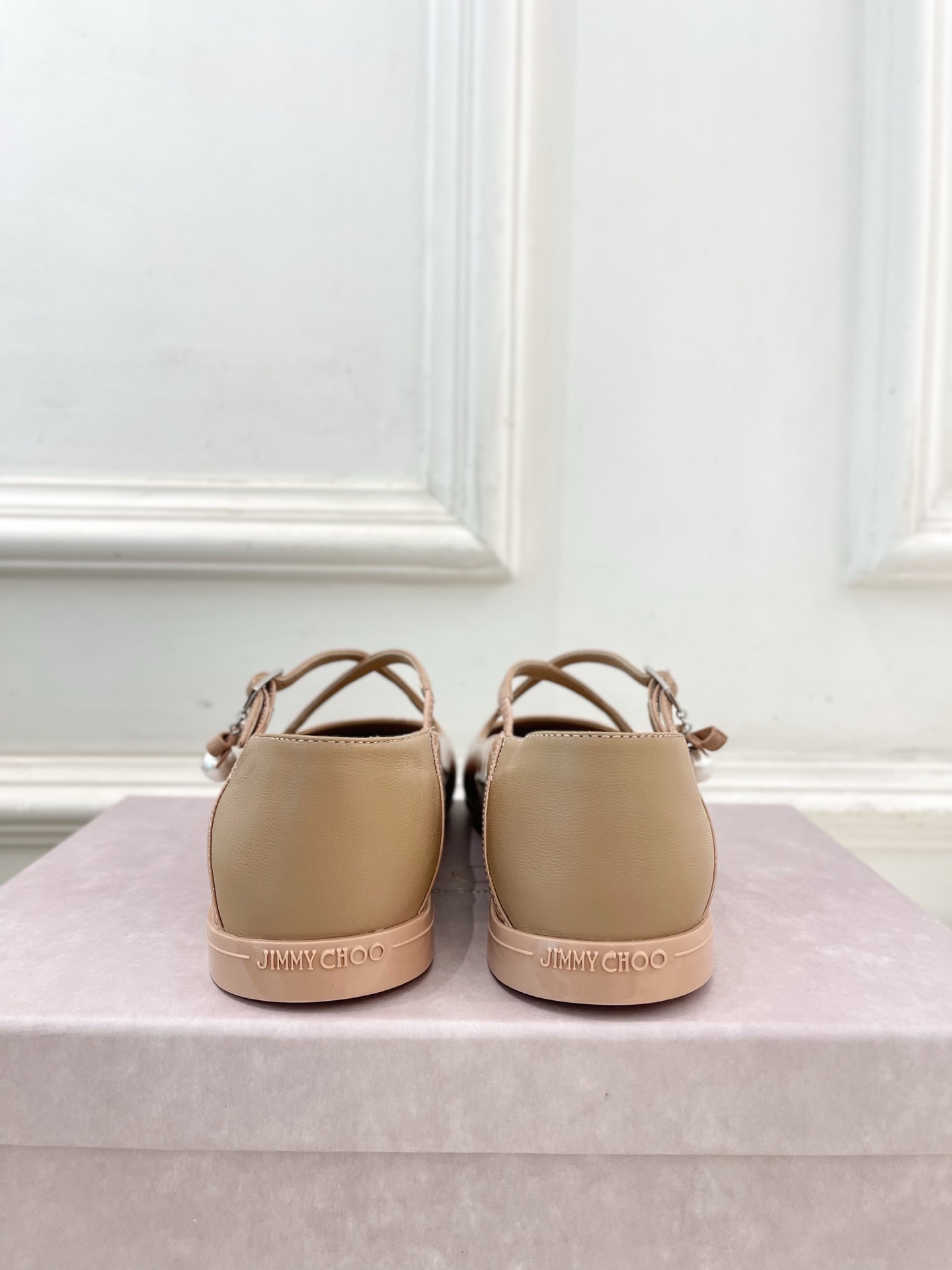 JimmyChoo✨吉米周 25ss ———
    
2025春夏新品 专柜最新 Eleri Ball
