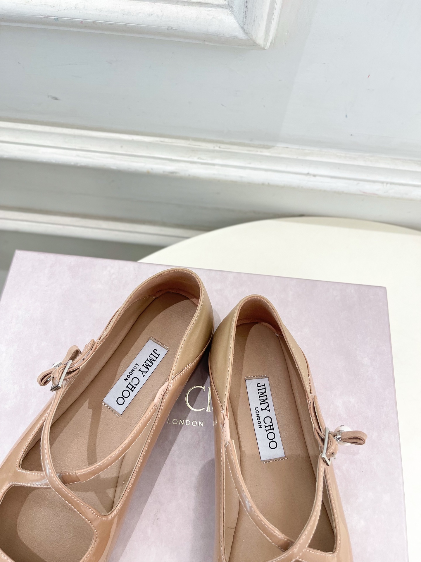 JimmyChoo✨吉米周 25ss ———
    
2025春夏新品 专柜最新 Eleri Ball