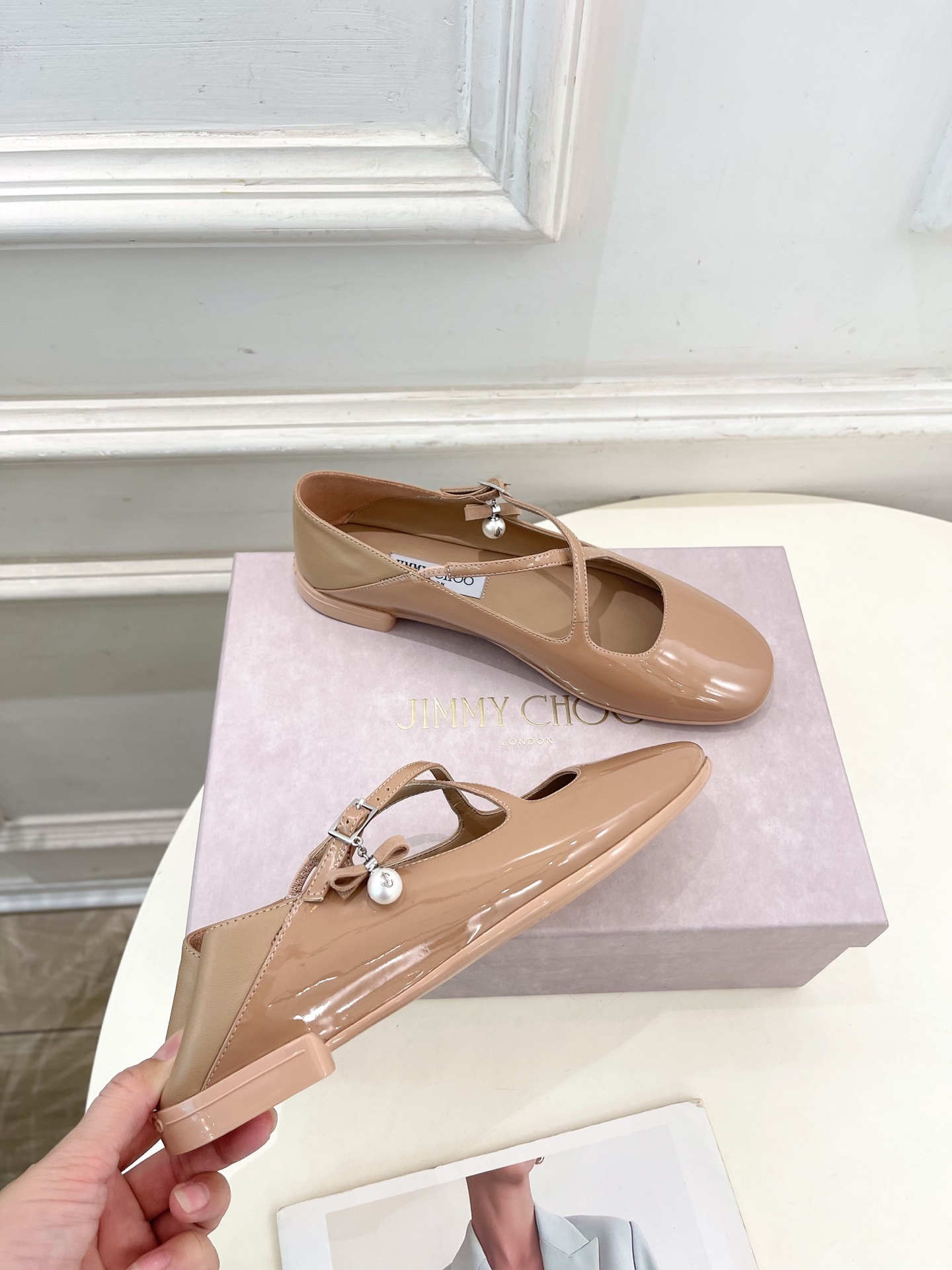 JimmyChoo✨吉米周 25ss ———
    
2025春夏新品 专柜最新 Eleri Ball