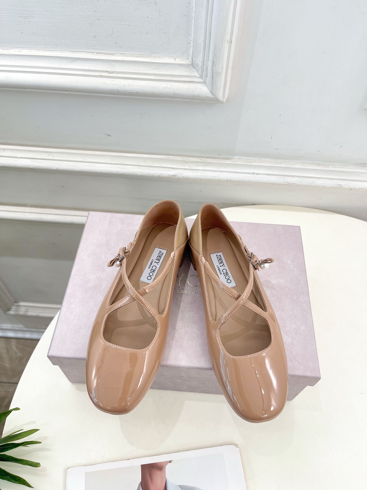 JimmyChoo✨吉米周 25ss ———
    
2025春夏新品 专柜最新 Eleri Ball