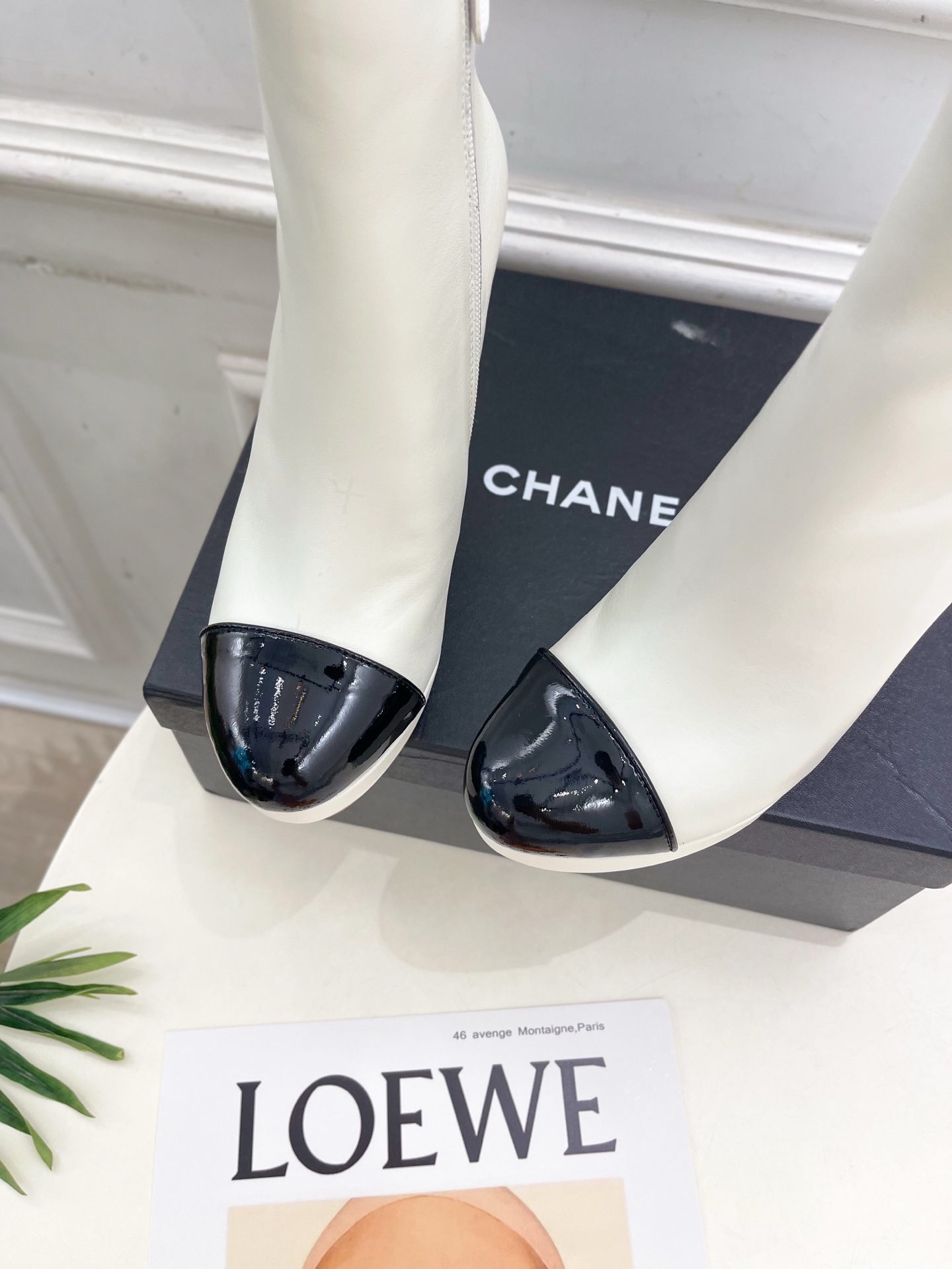 𝐂𝐇𝐀𝐍𝐄𝐋 | 小香 25𝐬𝐬
🦋2025 秋冬新品 专柜经典款 小香双C拼色高跟防水台短靴