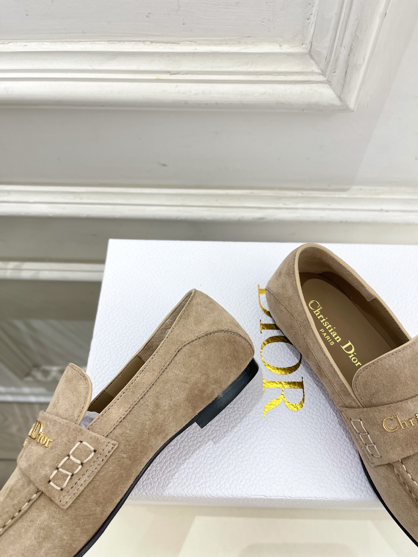 Dior |  迪奥 25𝐬𝐬 

🧡💚2025秋冬新品 顶级版本⚠️
专柜主打新款  Dior Boy