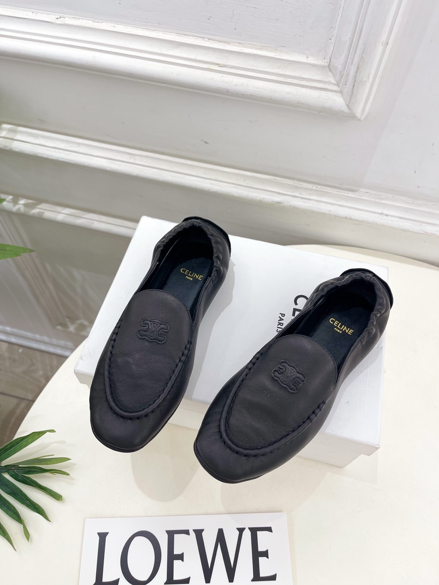 CELINE | 赛琳 25𝐬𝐬
💛2025秋冬新品 凯旋门ADAM麂皮乐福鞋 上新!
🔜BS
