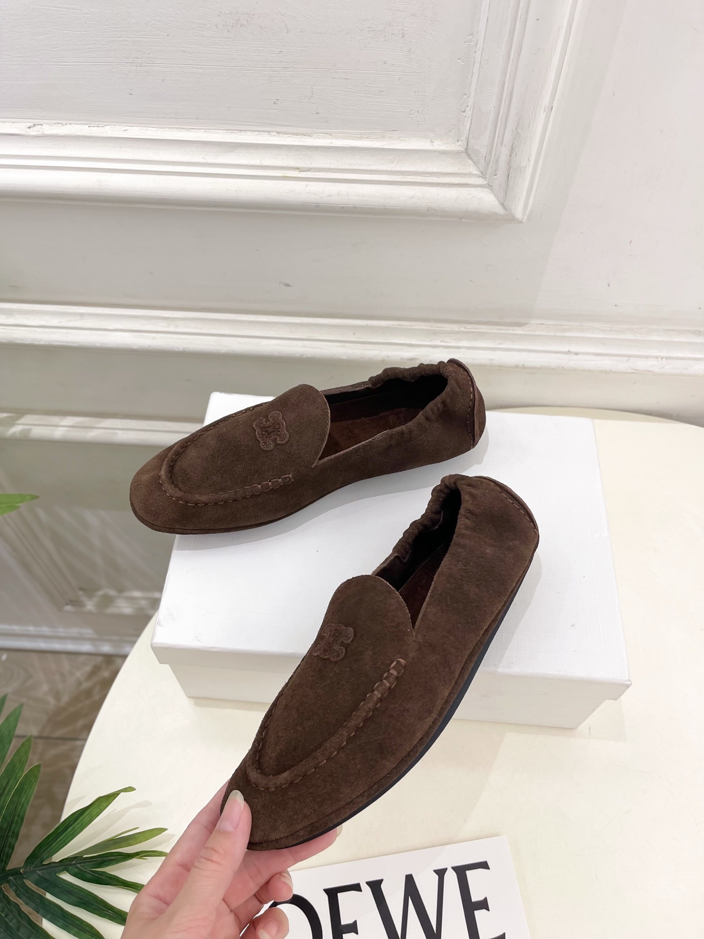 CELINE | 赛琳 25𝐬𝐬
💛2025秋冬新品 凯旋门ADAM麂皮乐福鞋 上新!
🔜BS