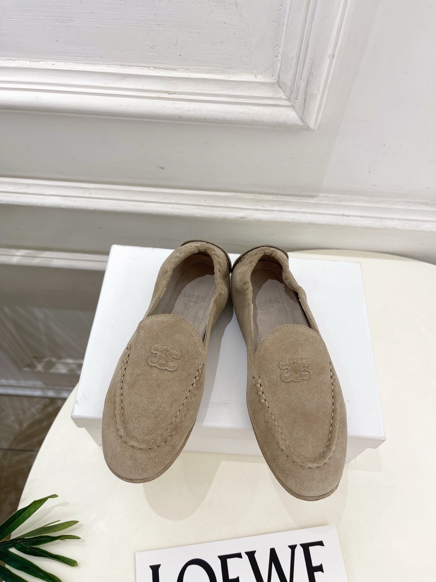 CELINE | 赛琳 25𝐬𝐬
💛2025秋冬新品 凯旋门ADAM麂皮乐福鞋 上新!
🔜BS