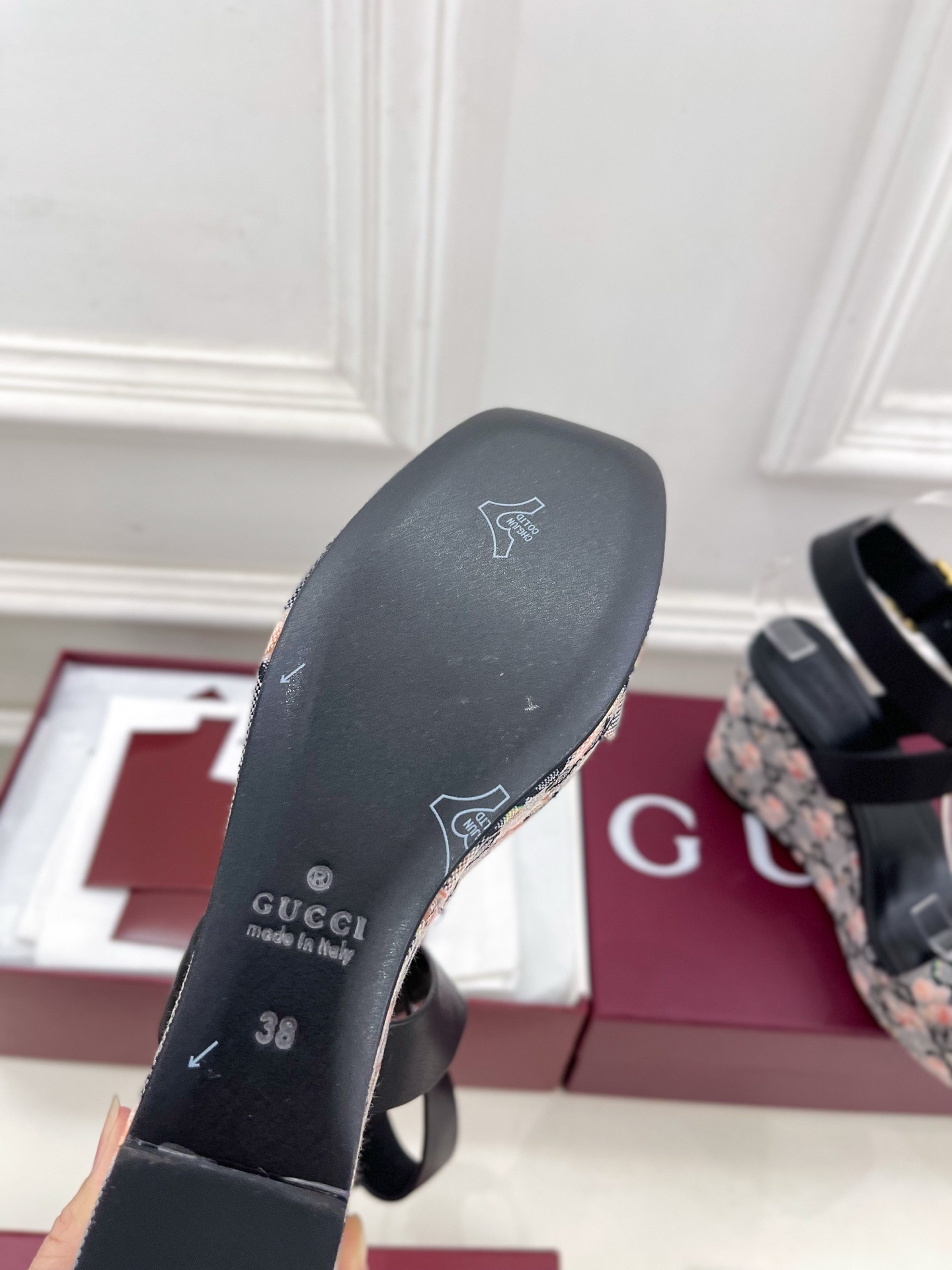 Gucci | 古驰 25𝐬𝐬
⭐️ G家 主打系列终于面世,狠货值得期待!原有的经典 创造