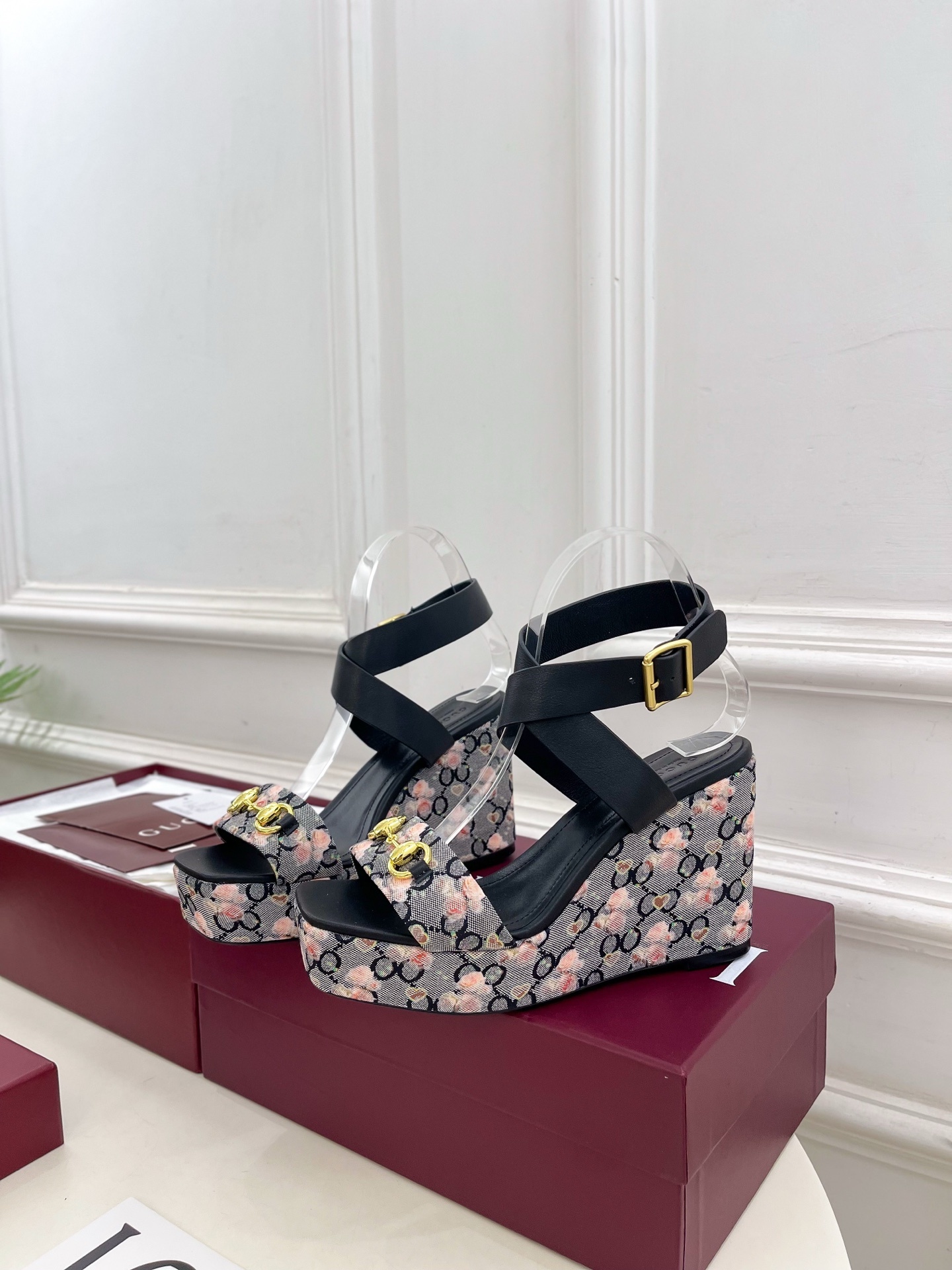 Gucci | 古驰 25𝐬𝐬
⭐️ G家 主打系列终于面世,狠货值得期待!原有的经典 创造