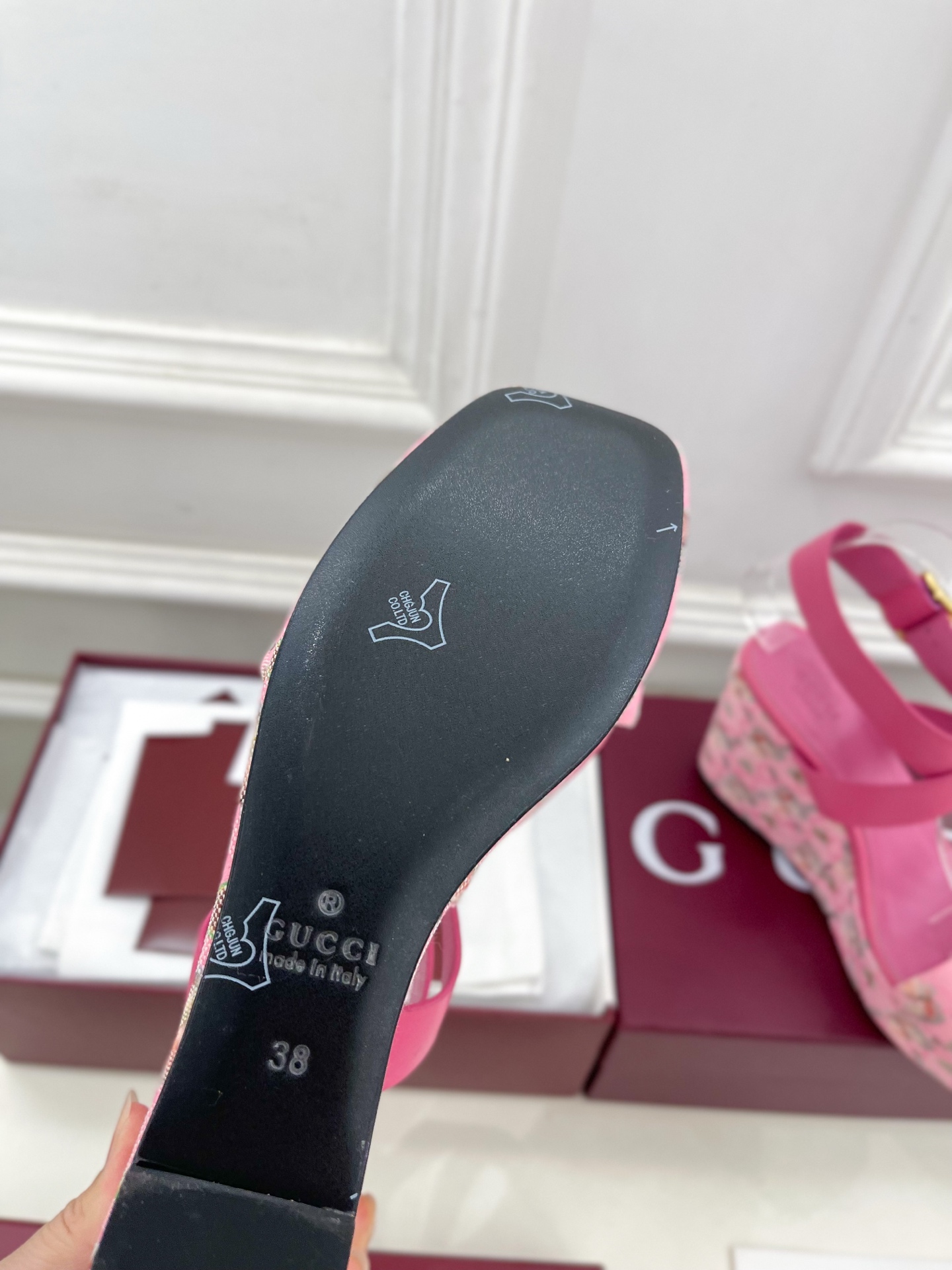 Gucci |  古驰  25𝐬𝐬 

⭐️   G家 主打系列终于面世，狠货值得期待！原有的经典 创造