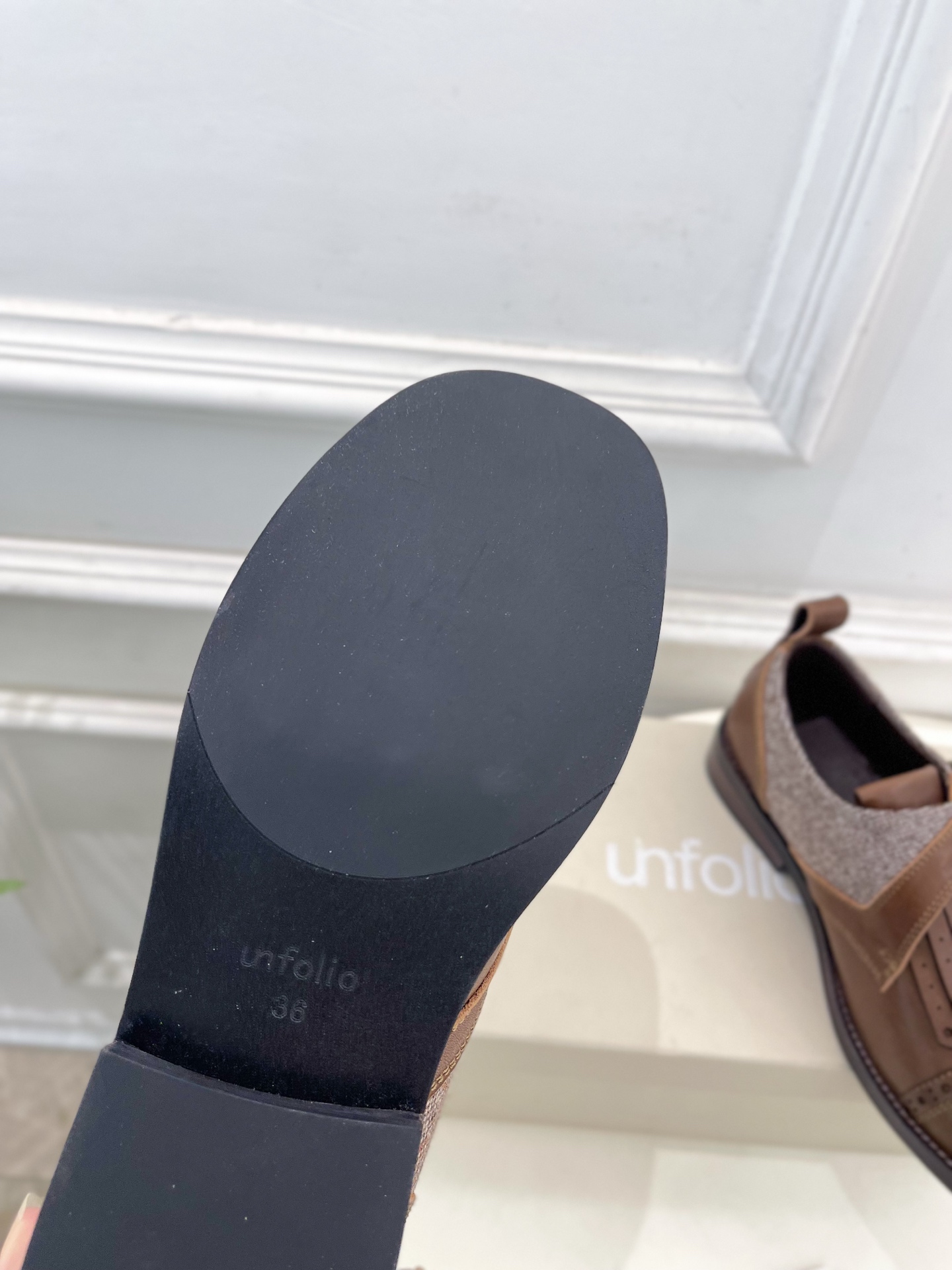 unfolio 25𝐬𝐬 春夏新品 复古英伦风小皮鞋
—————————
 作为这两年最受欢迎的鬼才设计