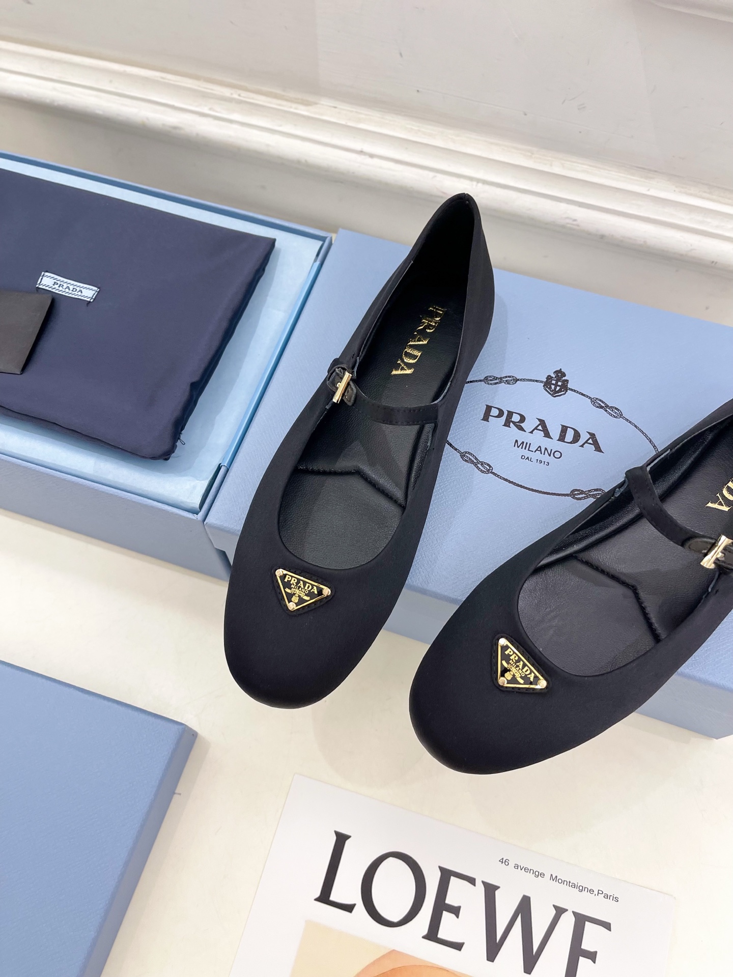 PRADA 普拉达  25𝐬𝐬 

🌈专柜走秀款早春新款 三角标玛丽珍芭蕾舞鞋系列〰

◽鞋面：高定制真