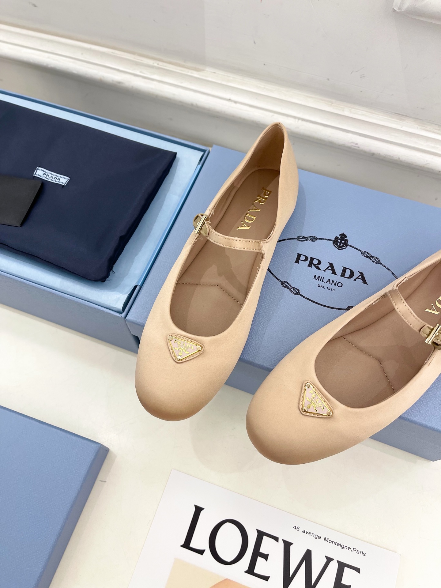 PRADA 普拉达  25𝐬𝐬 

🌈专柜走秀款早春新款 三角标玛丽珍芭蕾舞鞋系列〰

◽鞋面：高定制真