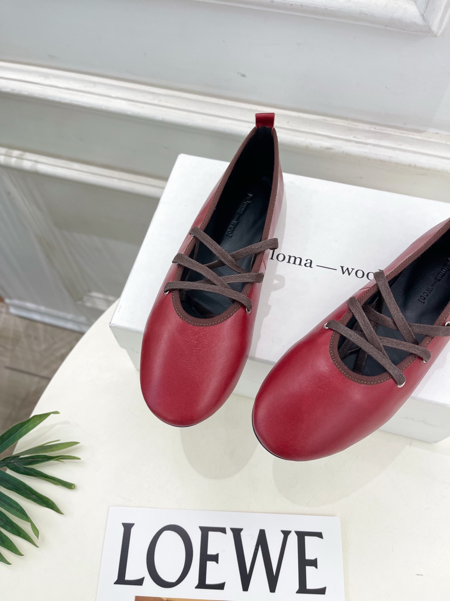 Paloma Wool 2025秋冬新品 经典复古圆头系带芭蕾舞鞋
—————————
作为这两年最受欢