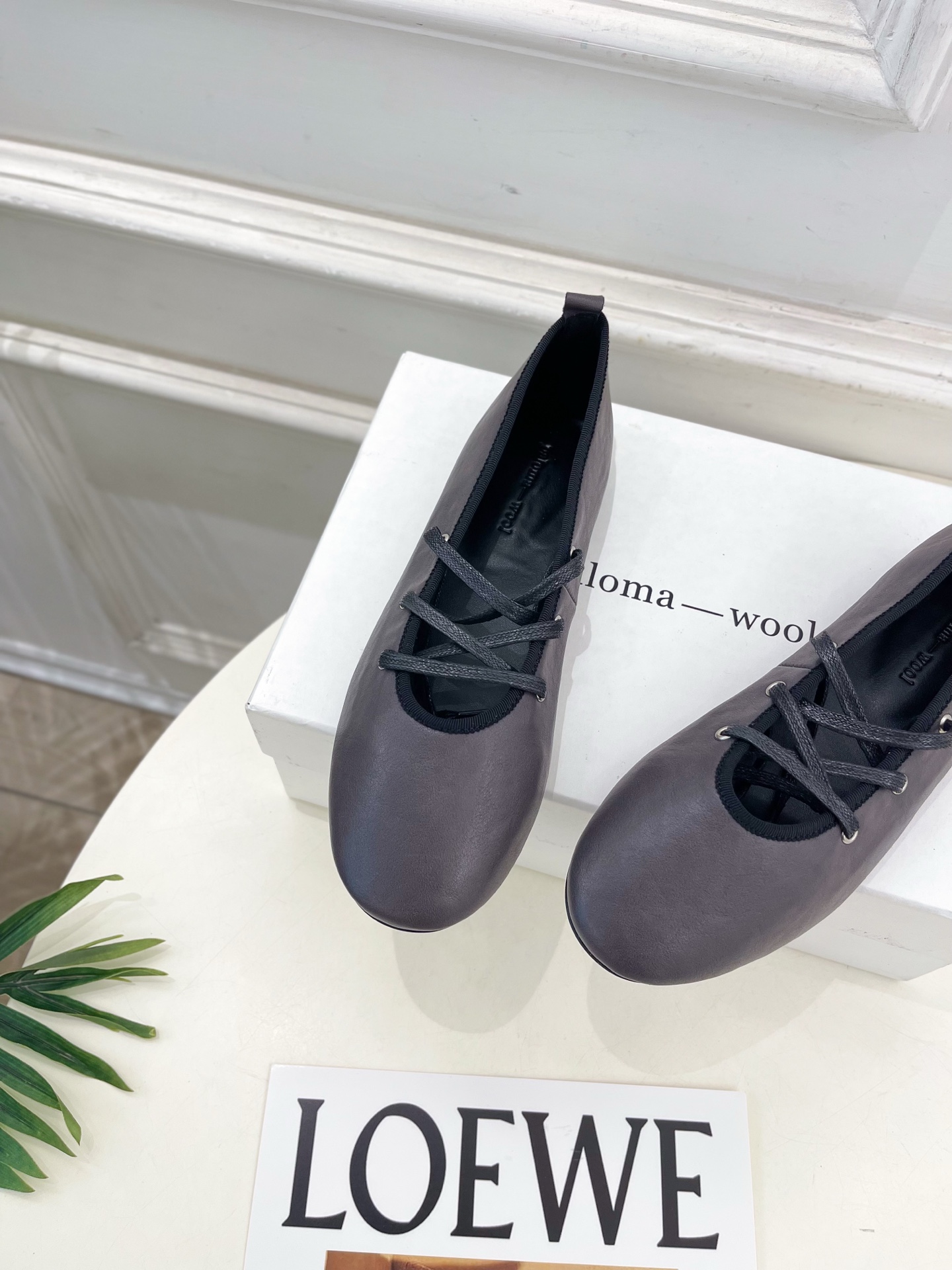 Paloma Wool 2025秋冬新品 经典复古圆头系带芭蕾舞鞋
—————————
作为这两年最受欢
