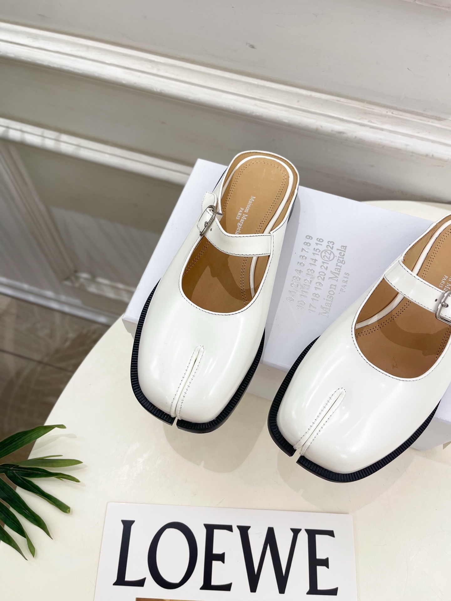 Maison Margiela· MM6马吉拉 2025 春夏新款 复古玛丽珍分趾半拖————————