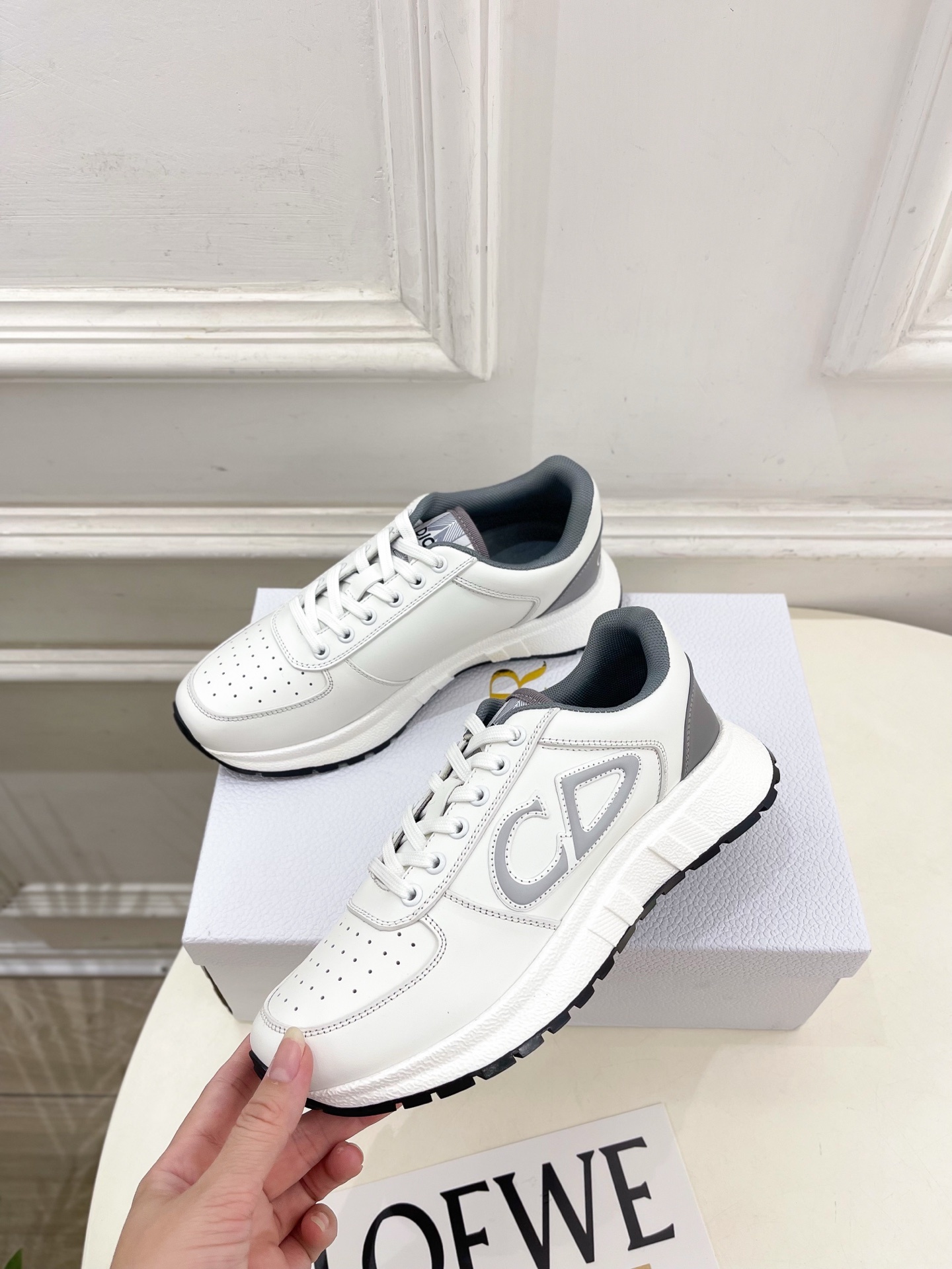 Dior | 迪奥 25𝐬𝐬
🧡💚2025秋冬新品 顶级版本⚠️
专柜主打新款 CD情侣款运动鞋