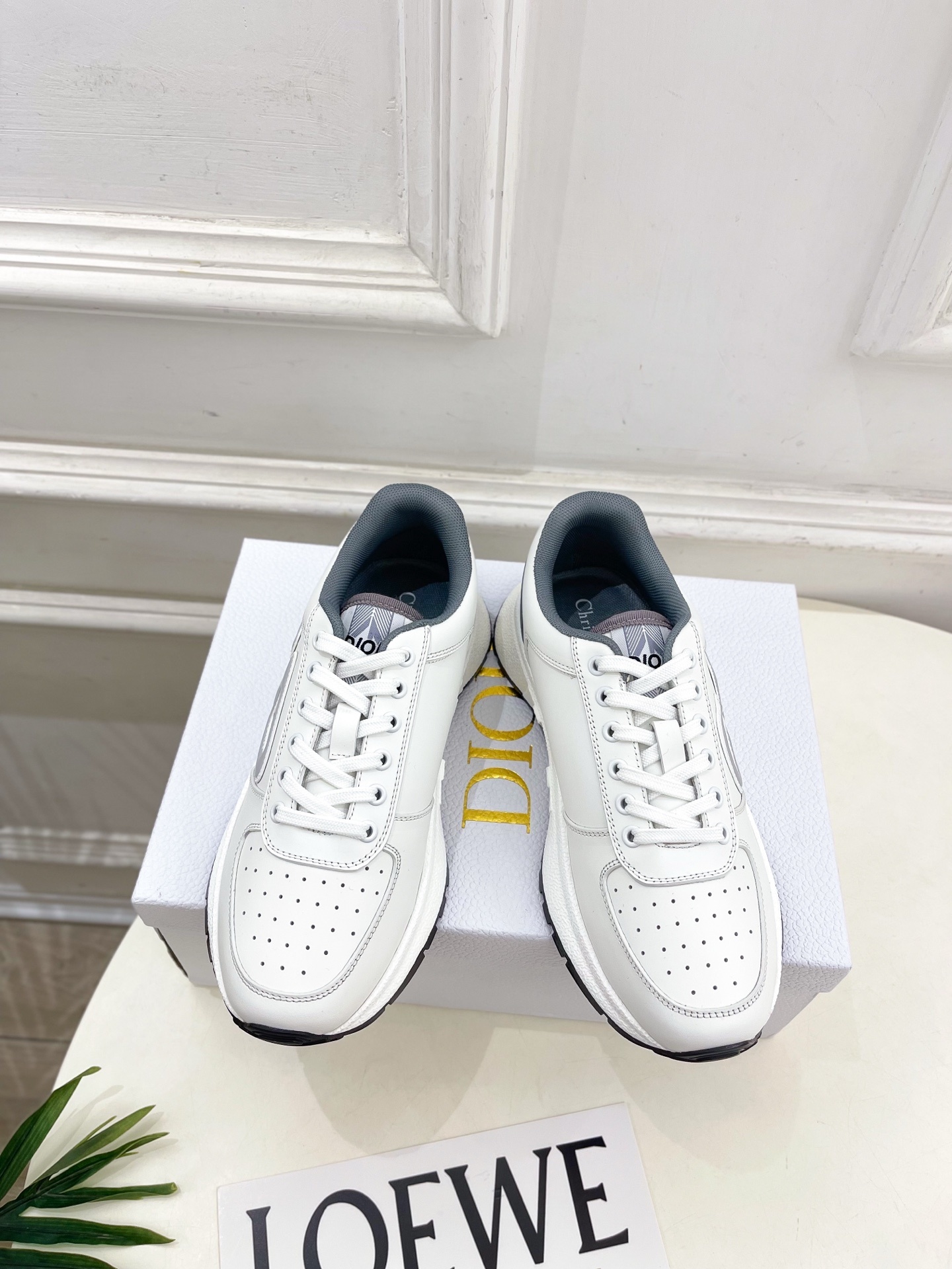 Dior | 迪奥 25𝐬𝐬
🧡💚2025秋冬新品 顶级版本⚠️
专柜主打新款 CD情侣款运动鞋