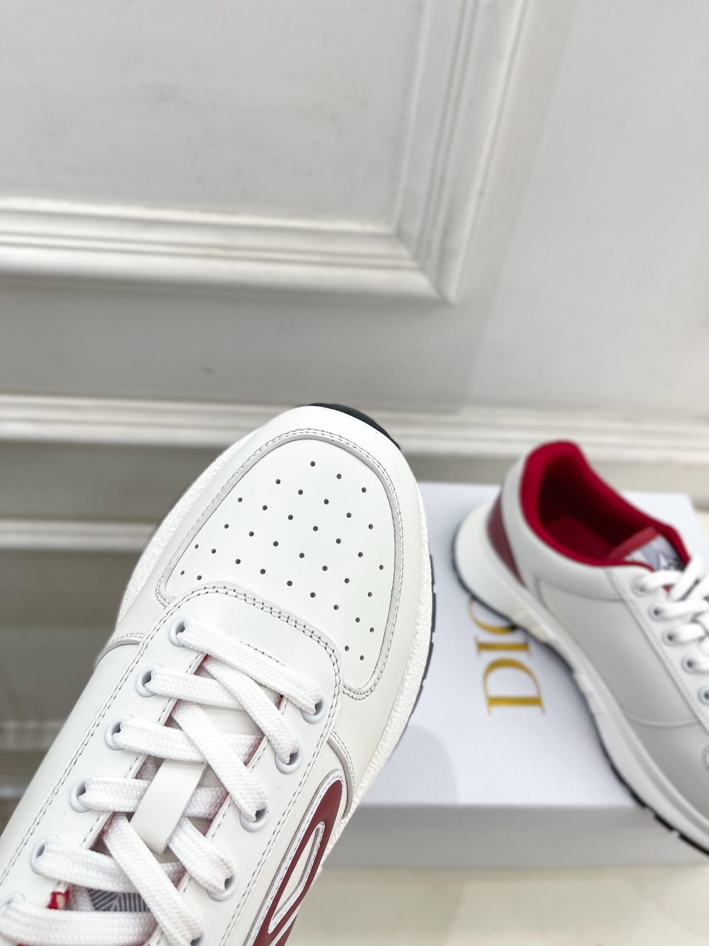 Dior | 迪奥 25𝐬𝐬
🧡💚2025秋冬新品 顶级版本⚠️
专柜主打新款 CD情侣款运动鞋