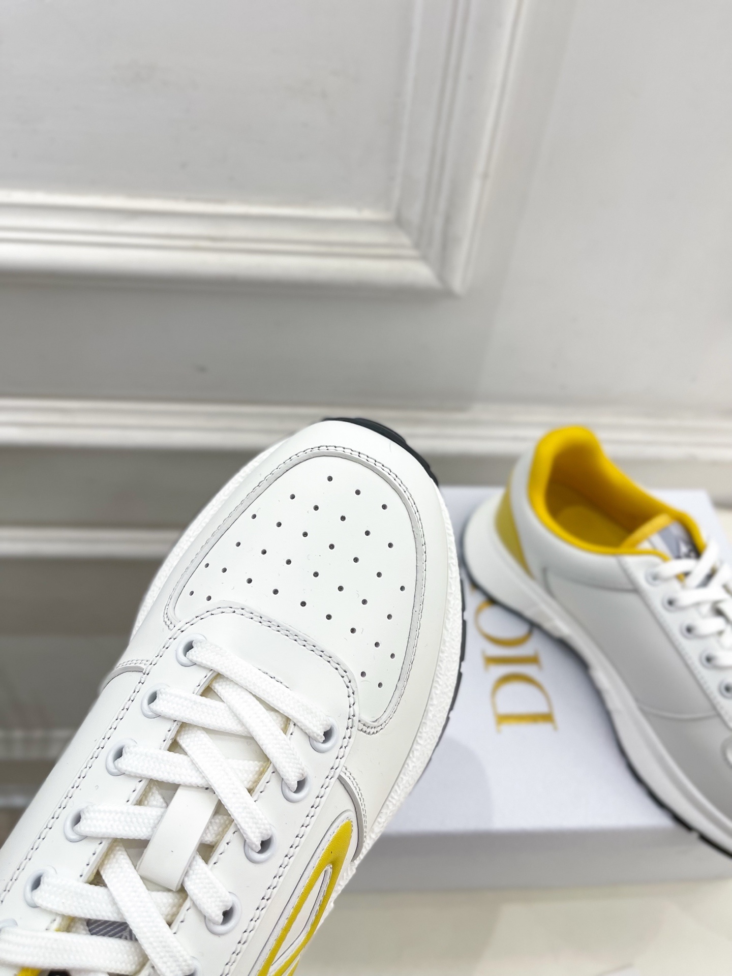 Dior | 迪奥 25𝐬𝐬
🧡💚2025秋冬新品 顶级版本⚠️
专柜主打新款 CD情侣款运动鞋