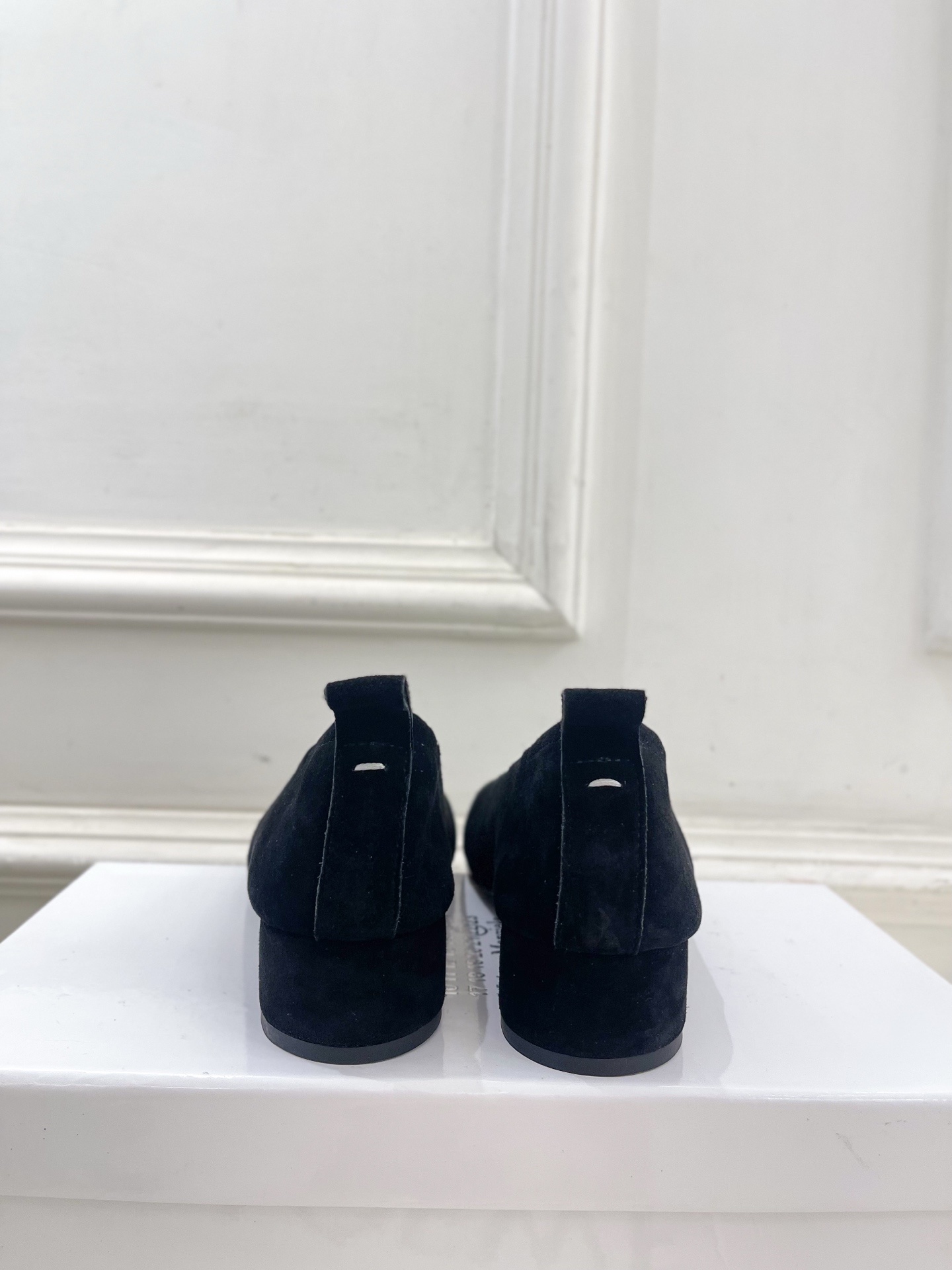 Maison Margiela· MM6马吉拉 2025 春夏新款 Tabi分趾牛猄芭蕾鞋———————